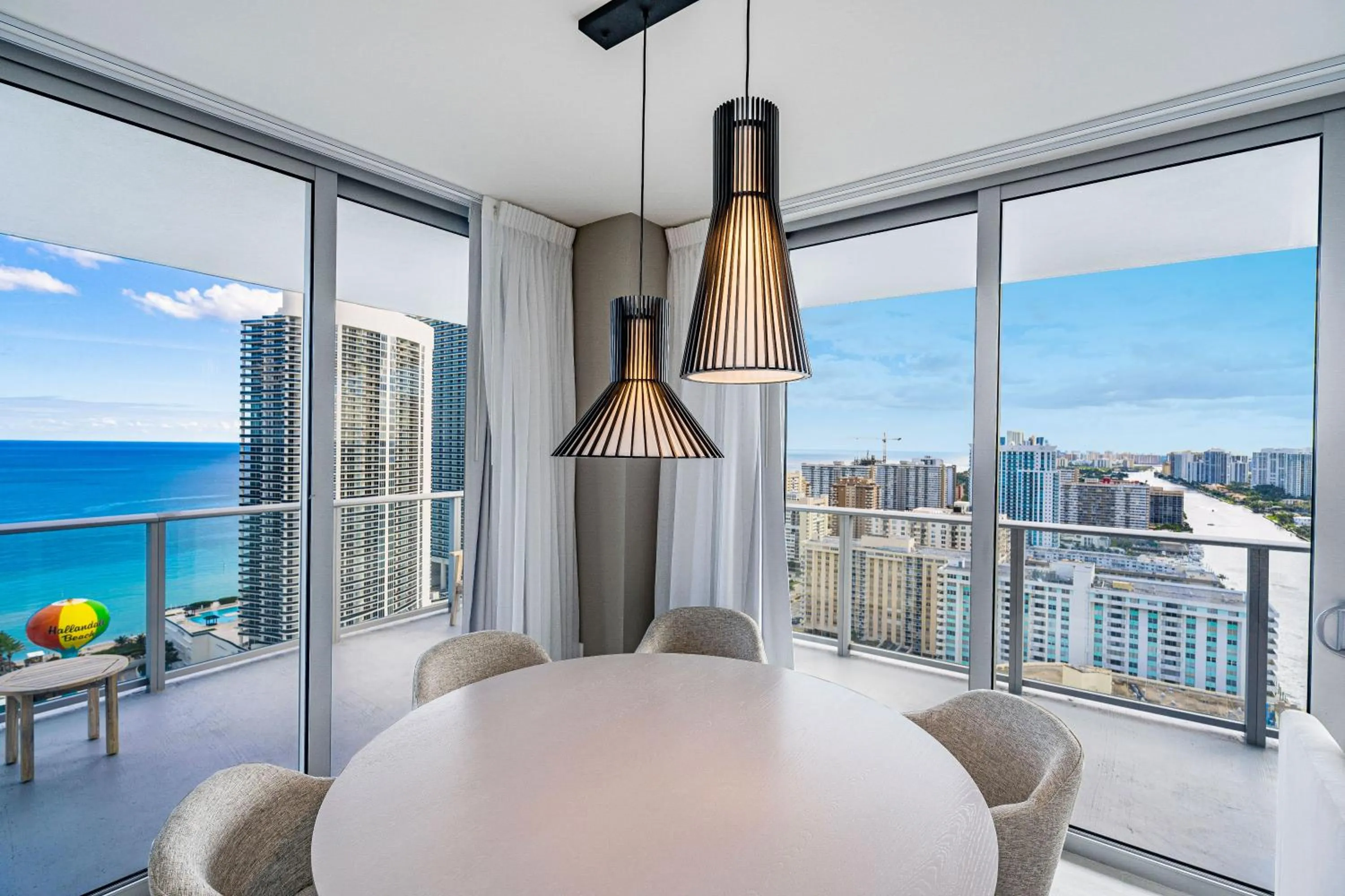 Balcony/Terrace in Hyde Beach House Hollywood Private Suites