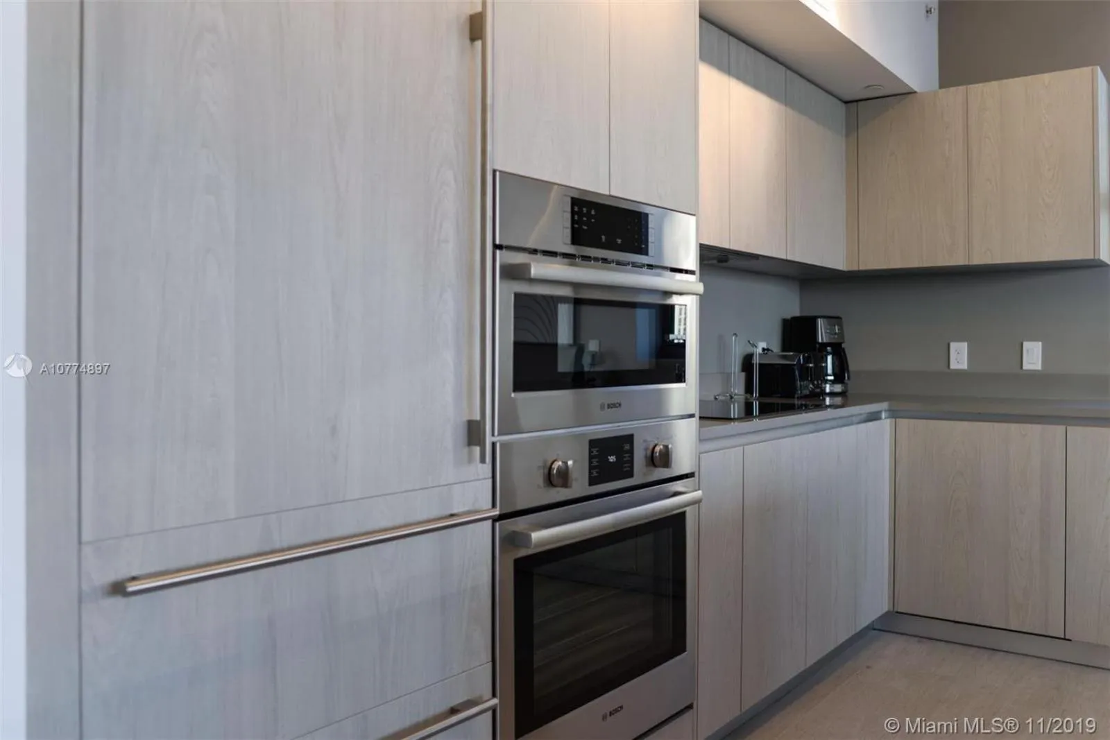 Kitchen or kitchenette in Hyde Beach House Hollywood Private Suites