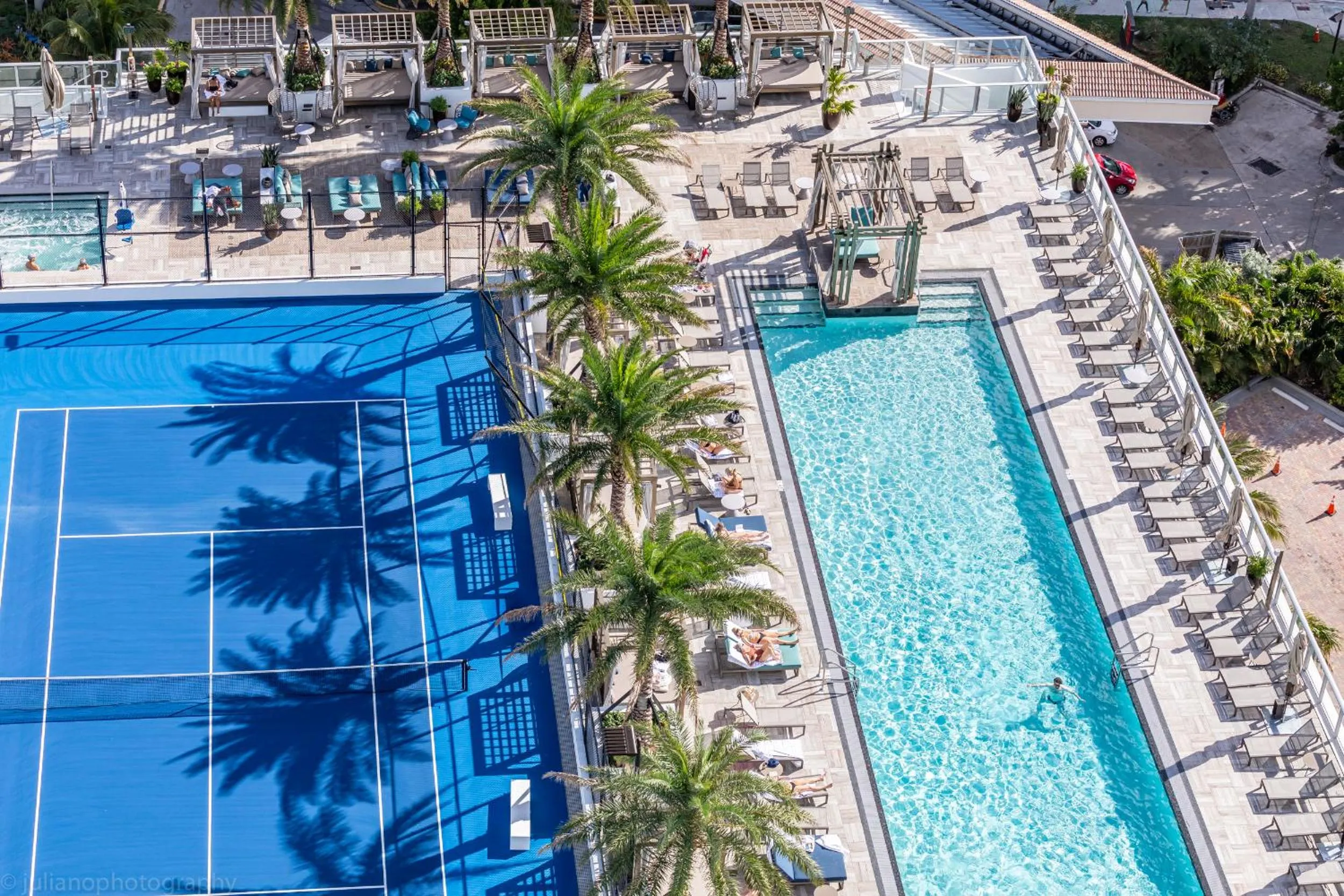 Tennis court in Hyde Beach House Hollywood Private Suites