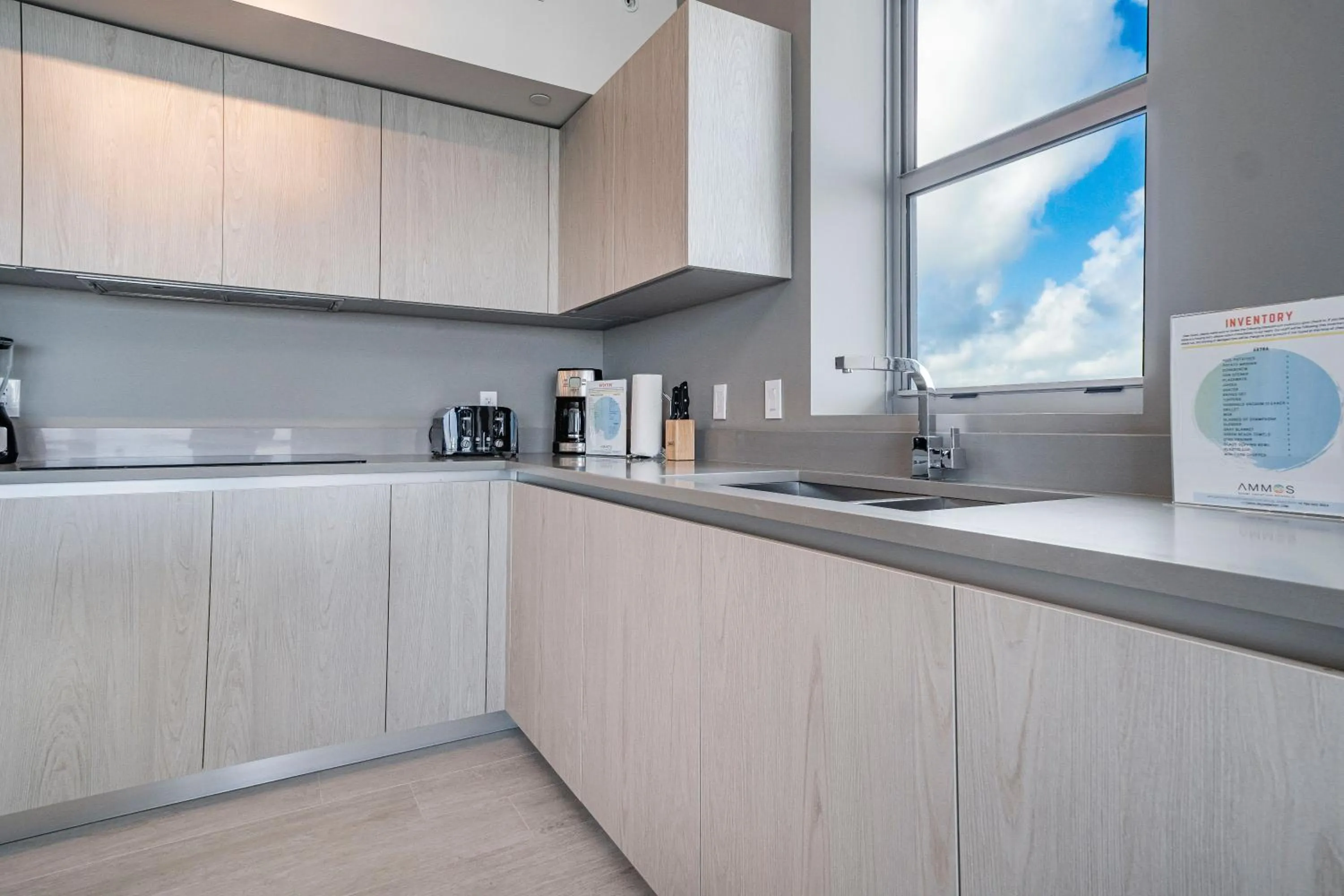 Kitchen or kitchenette in Hyde Beach House Hollywood Private Suites