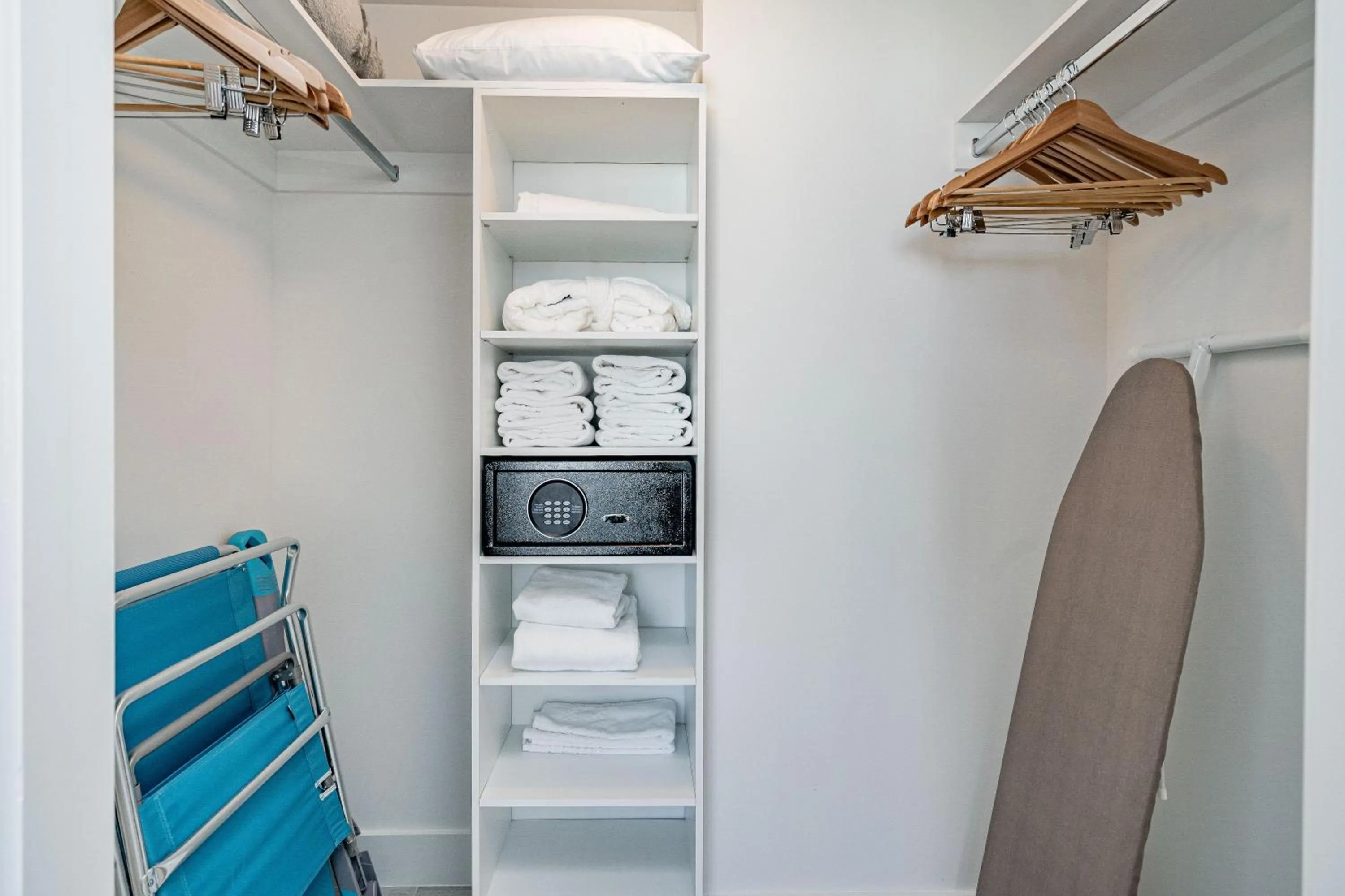 furniture in Hyde Beach House Hollywood Private Suites