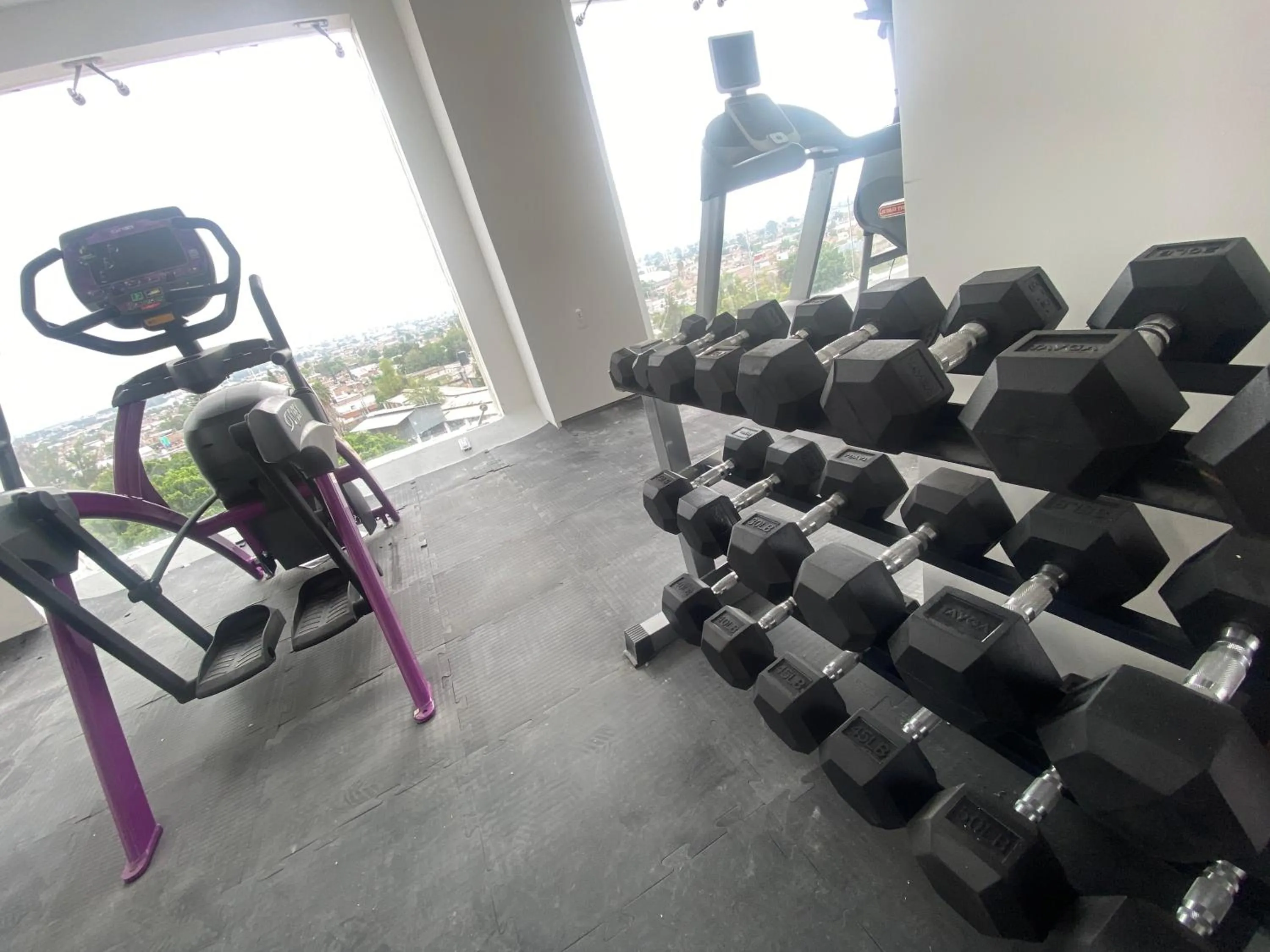 Fitness centre/facilities in Hotel ANB Aeropuerto Guadalajara