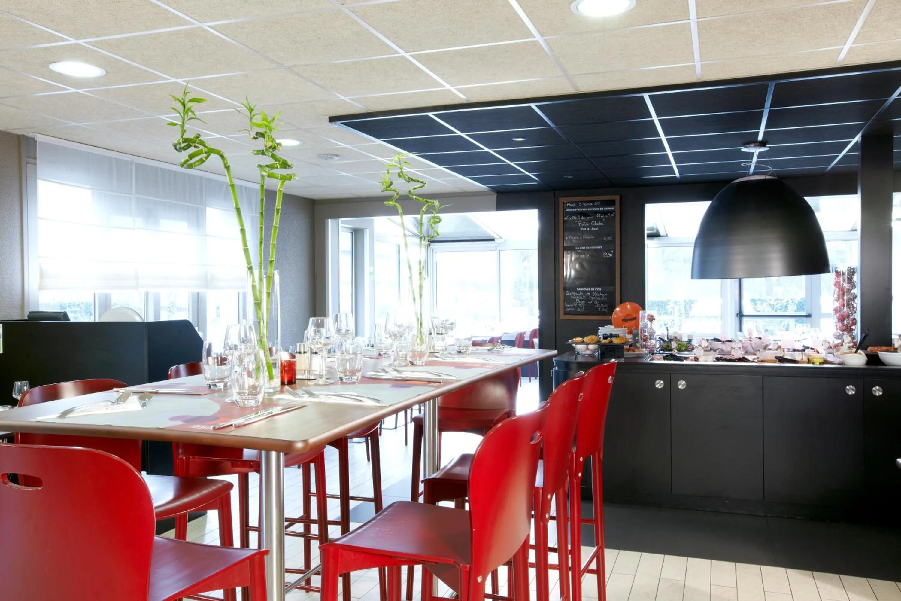 Restaurant/places to eat in Hôtel Inn Design Resto Novo Nantes Sainte Luce