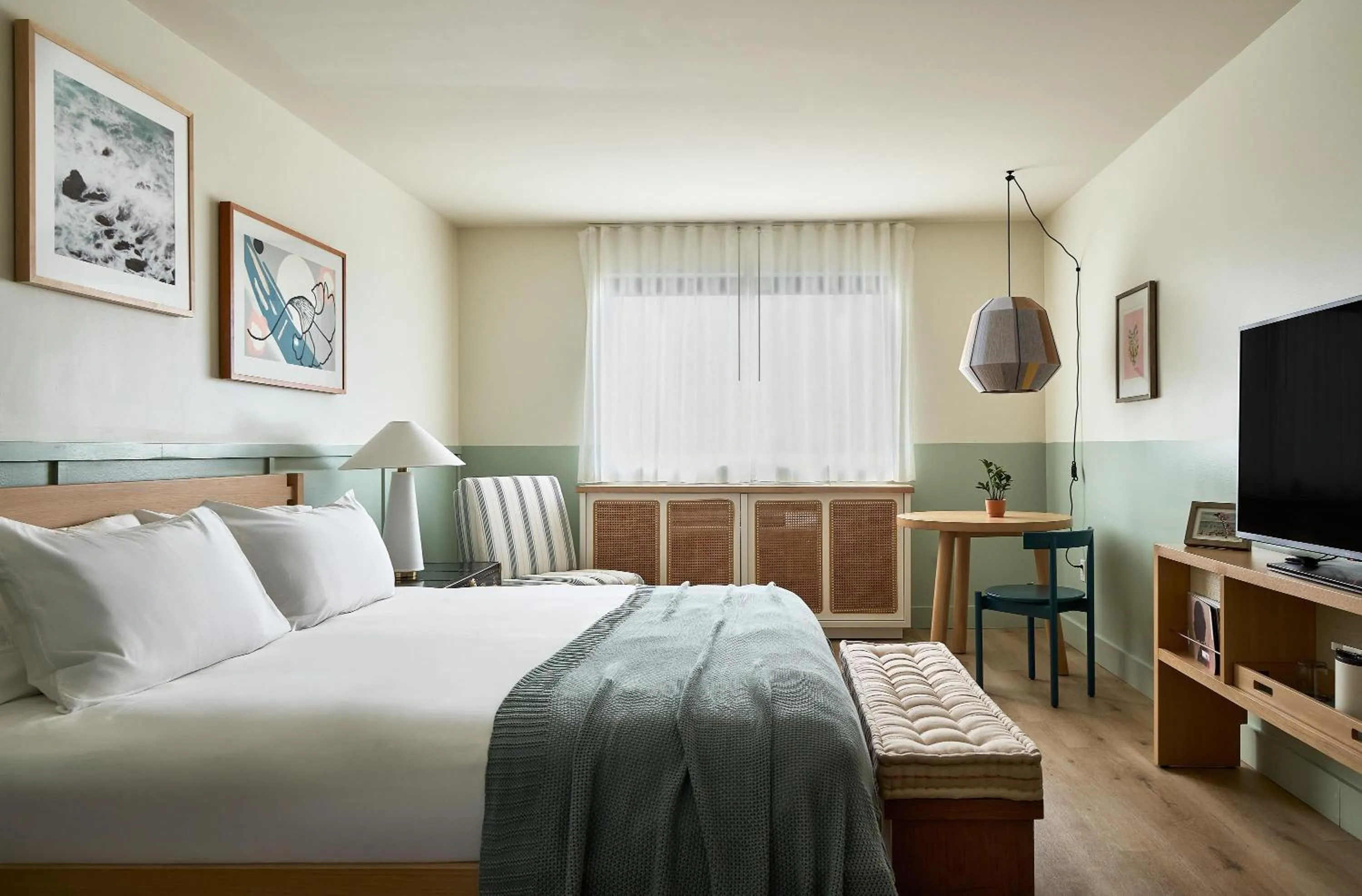 Bedroom, Bed in Wayfinder Newport