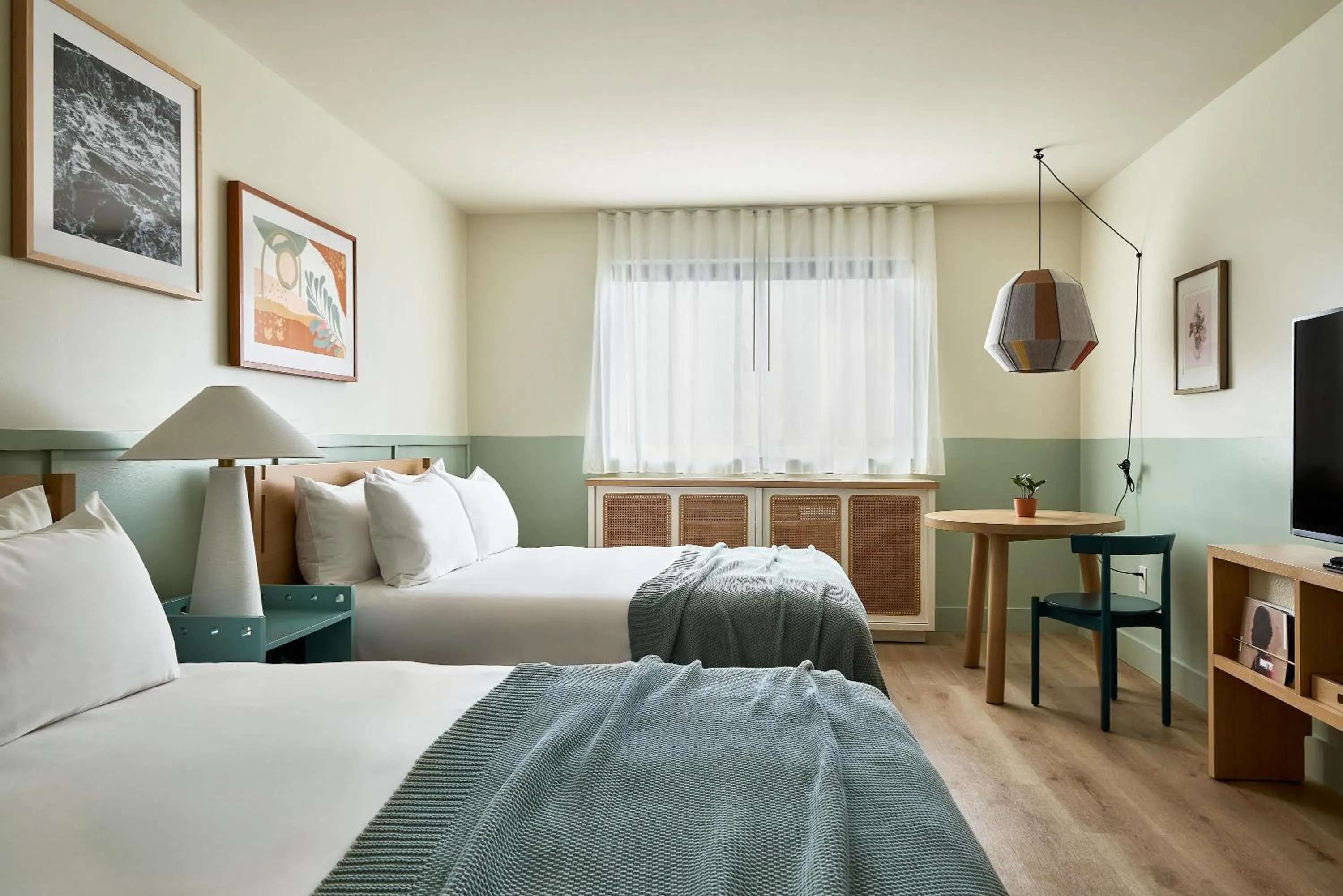 Bedroom, Bed in Wayfinder Newport