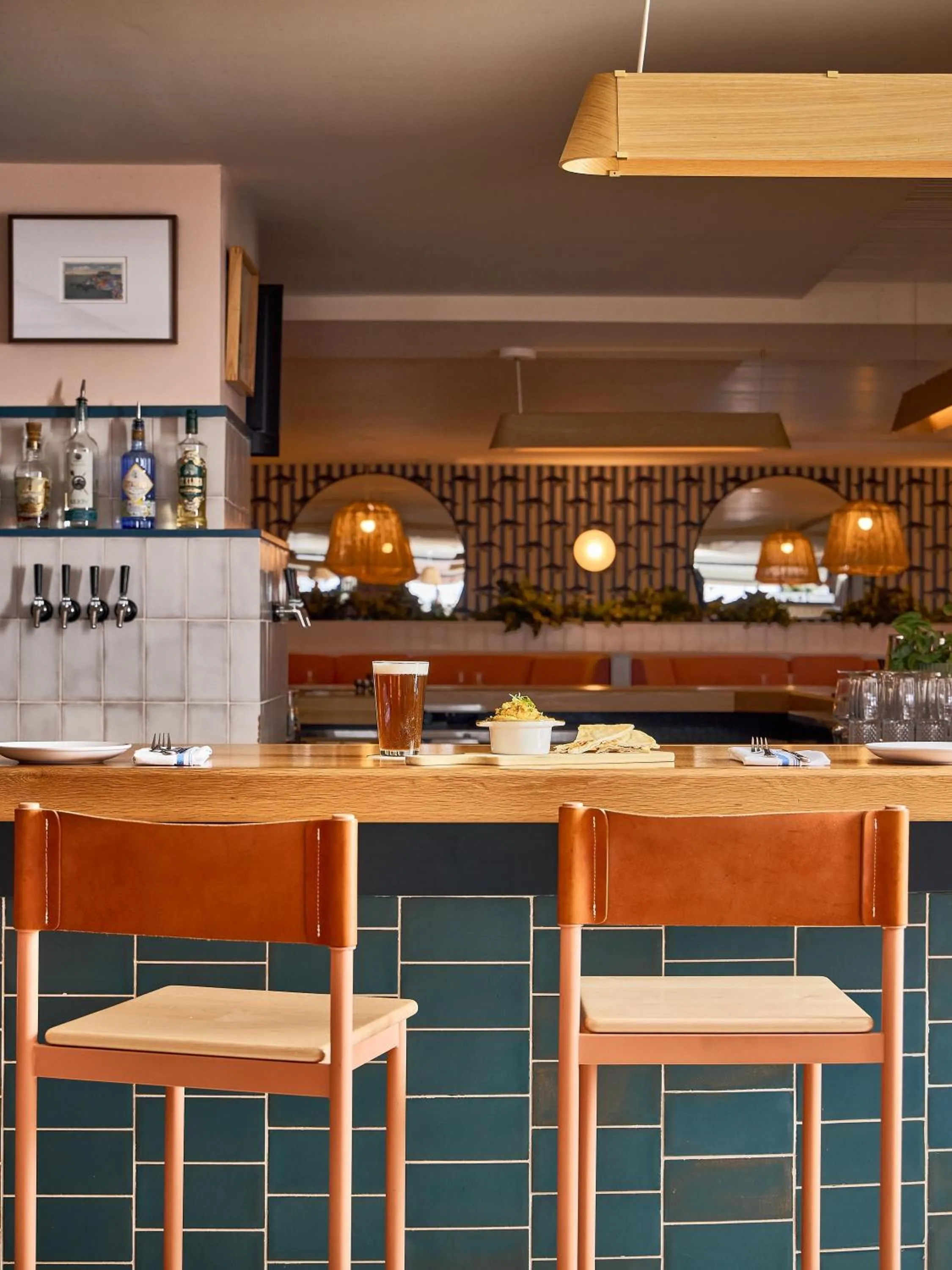 Lounge or bar in Wayfinder Newport