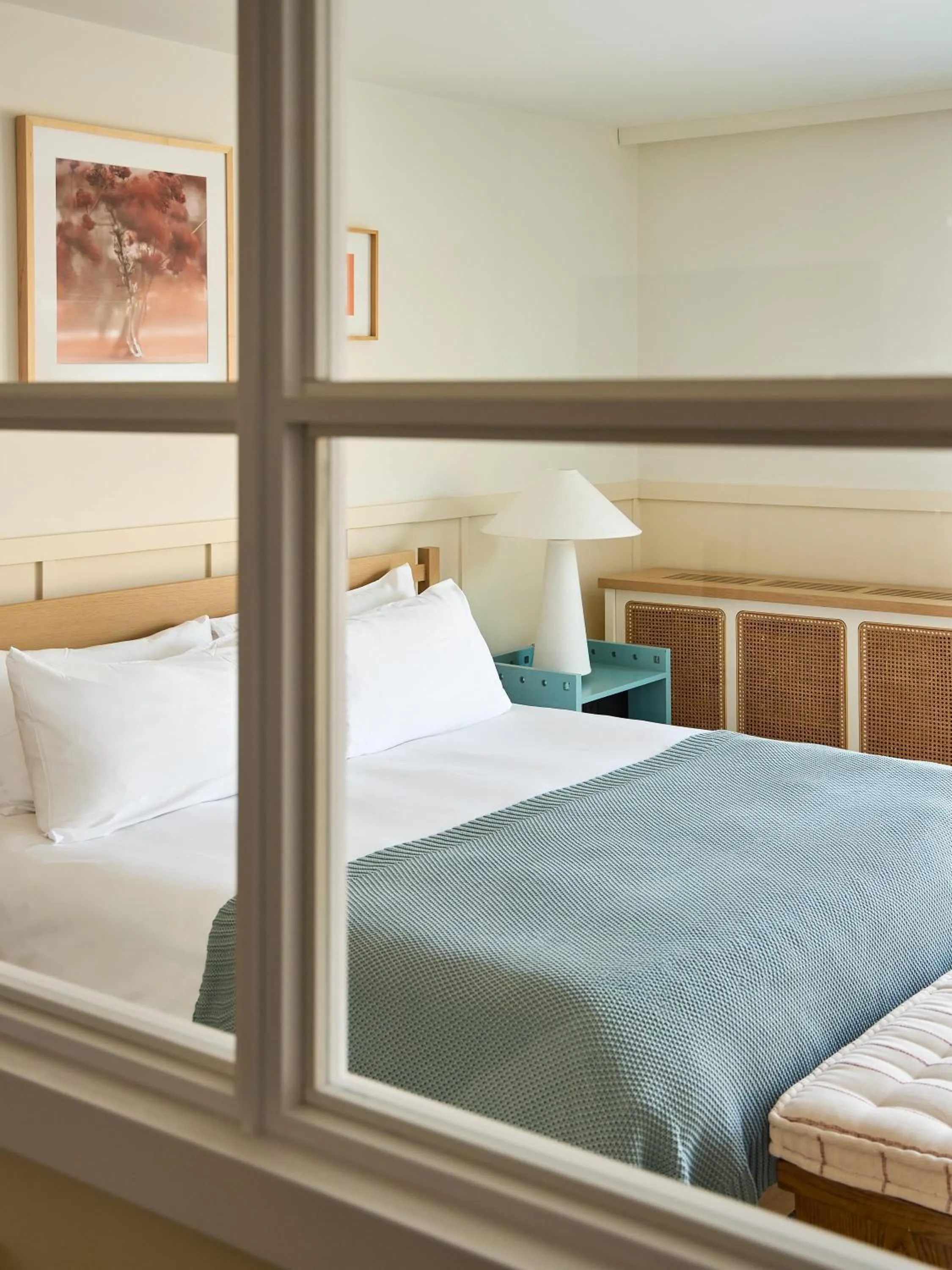 Bedroom, Bed in Wayfinder Newport