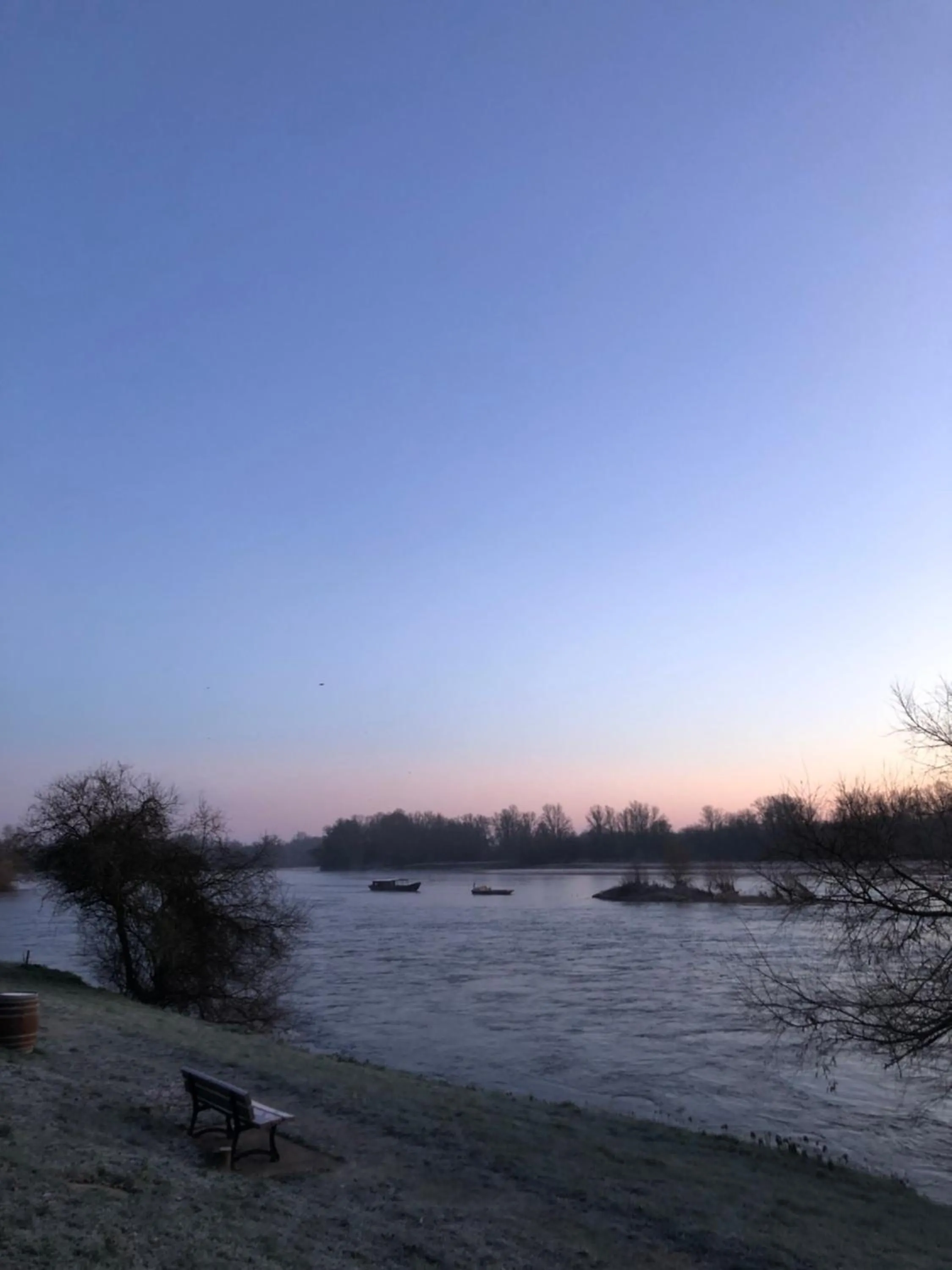 Day in Hotel De La Loire