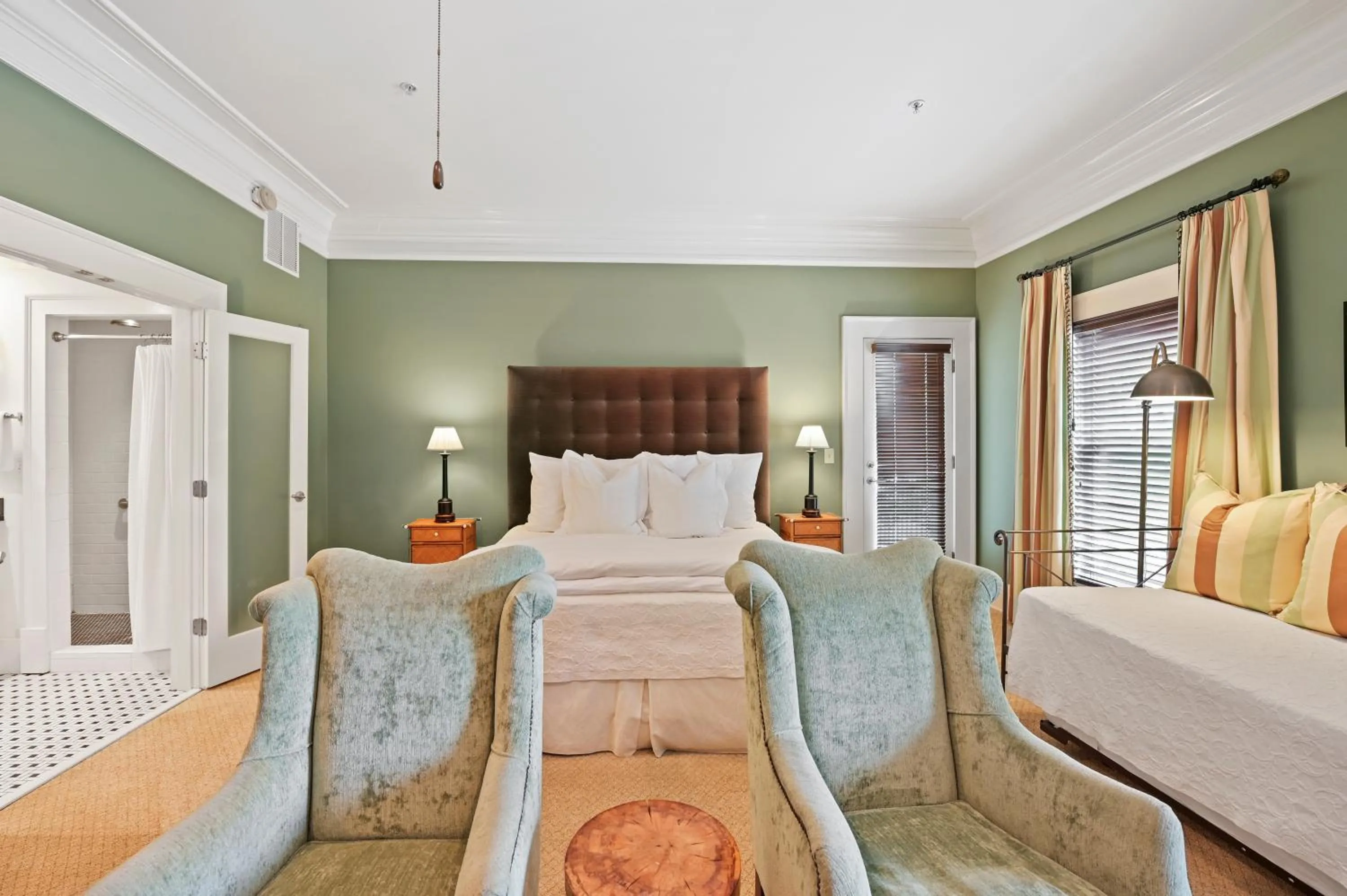 Bedroom, Bed in The James Madison Inn