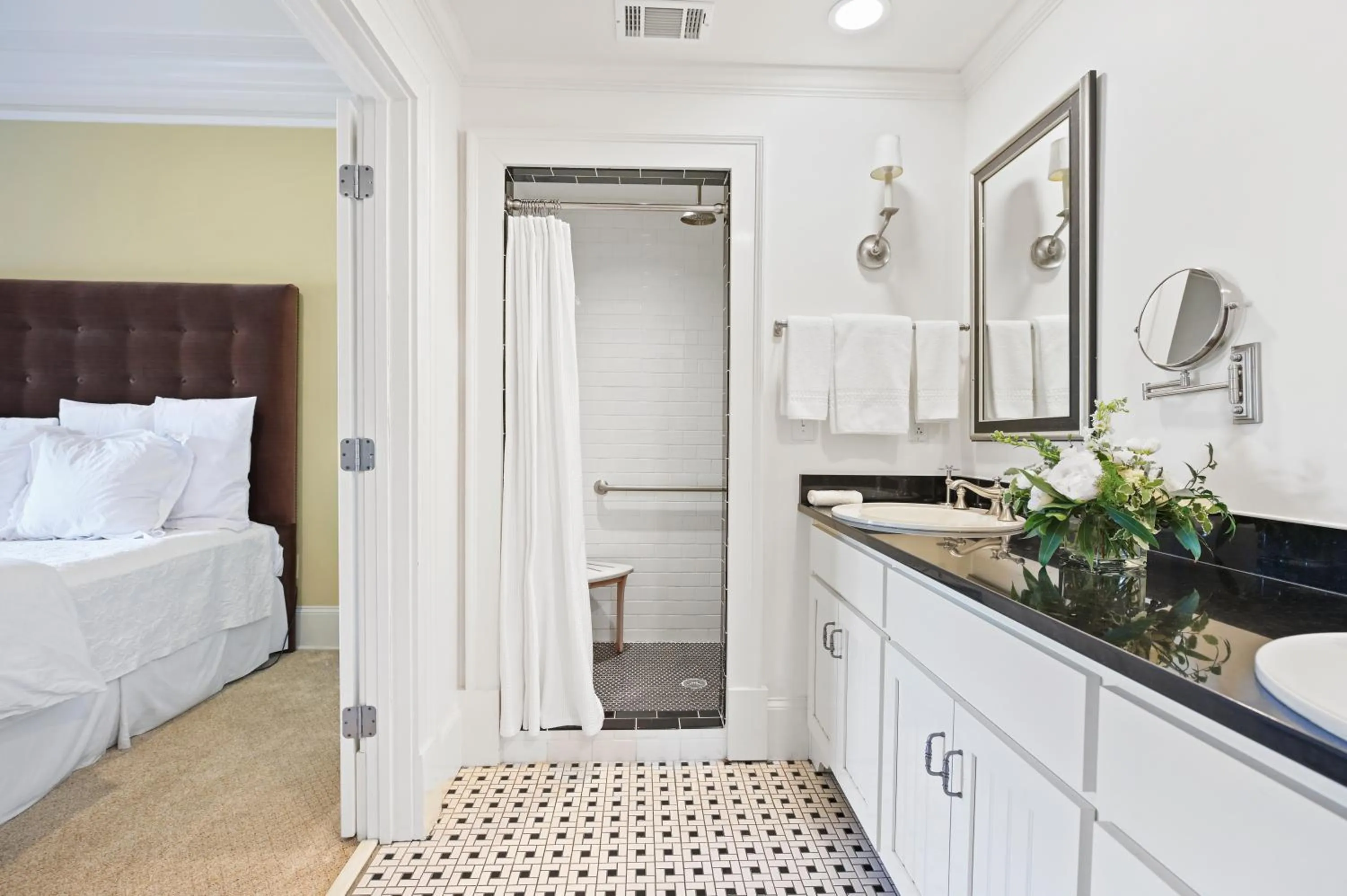 Bathroom, Bed in The James Madison Inn