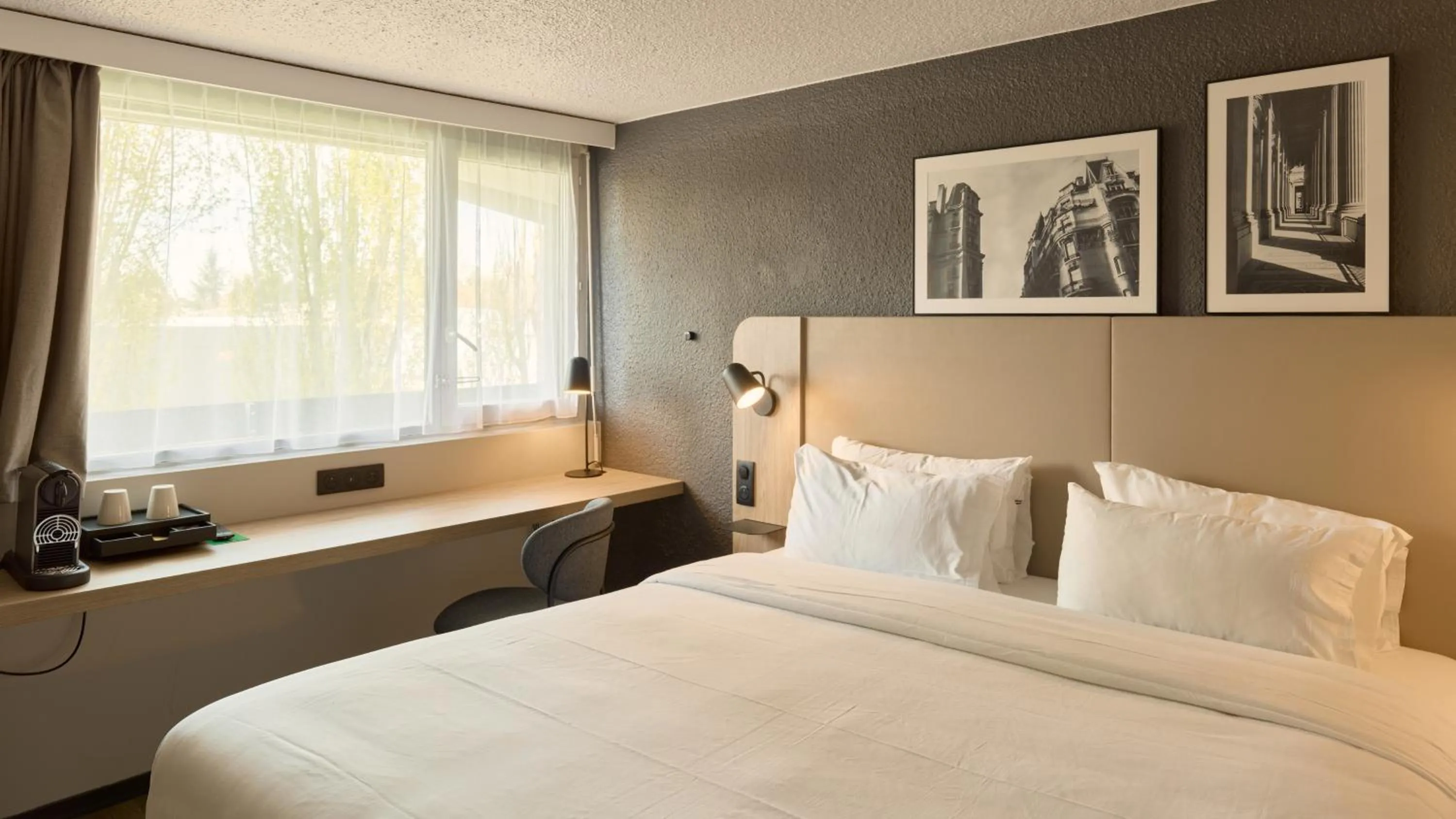 Bed in Campanile Lille Nord Wasquehal