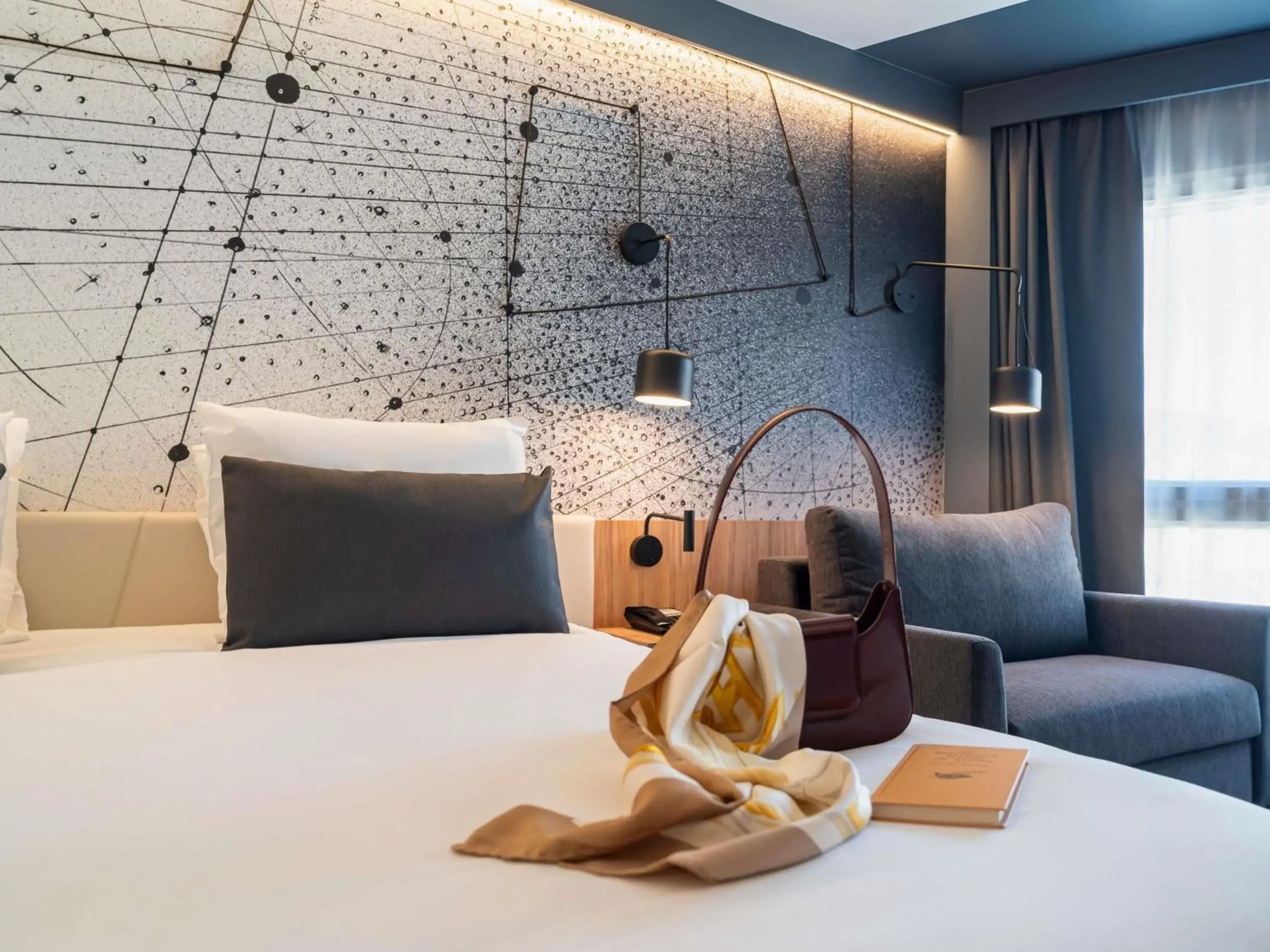 Bedroom, Bed in Mercure Montpellier Centre Antigone Bedroom, Bed in Mercure Montpellier Centre Antigone