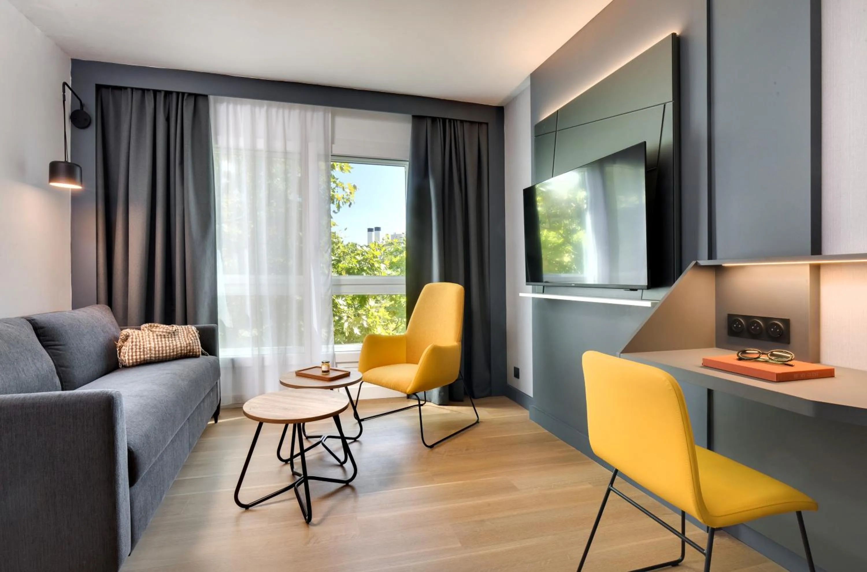 Seating area in Mercure Montpellier Centre Antigone