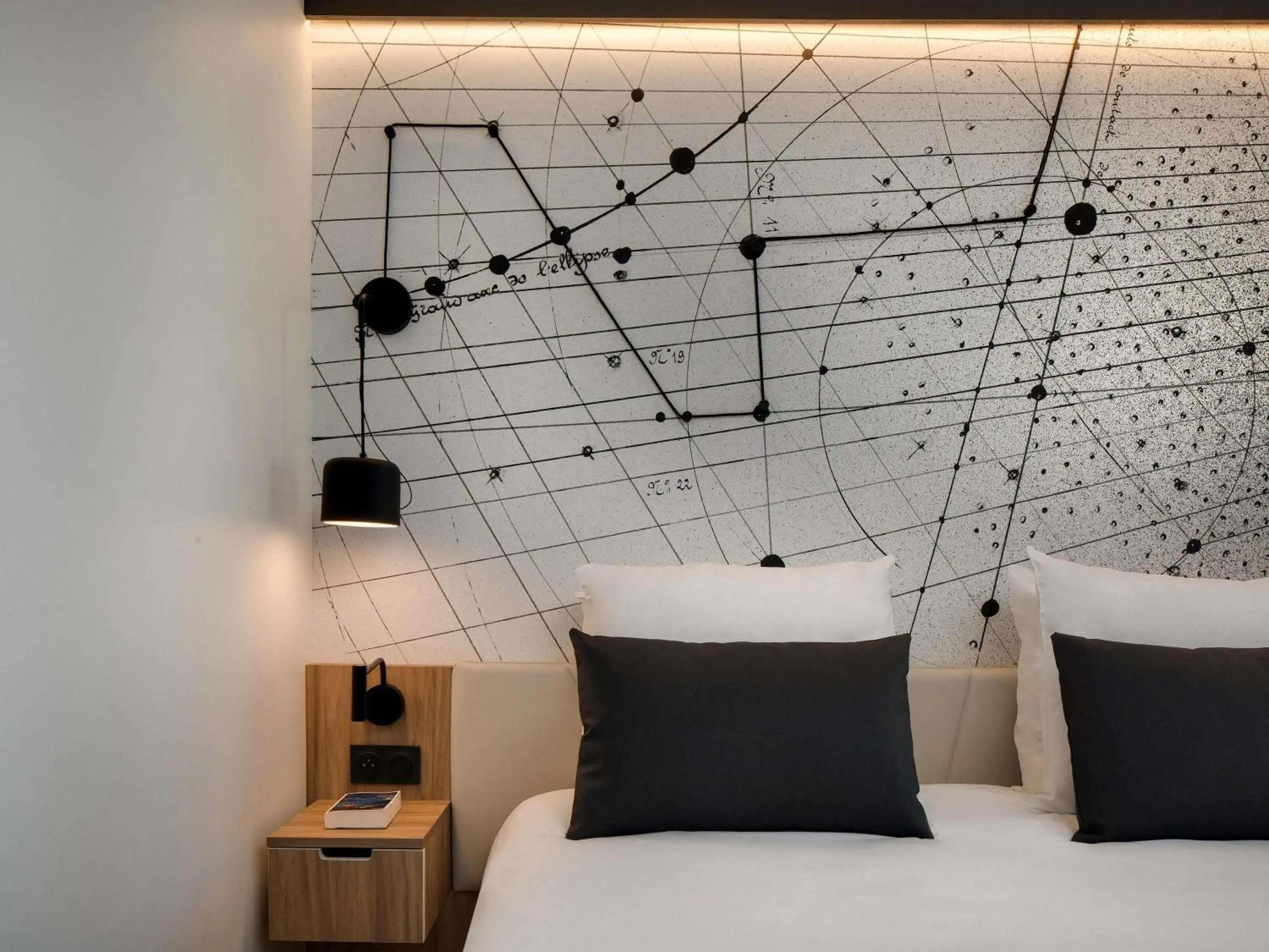 Bedroom, Bed in Mercure Montpellier Centre Antigone Bedroom, Bed in Mercure Montpellier Centre Antigone