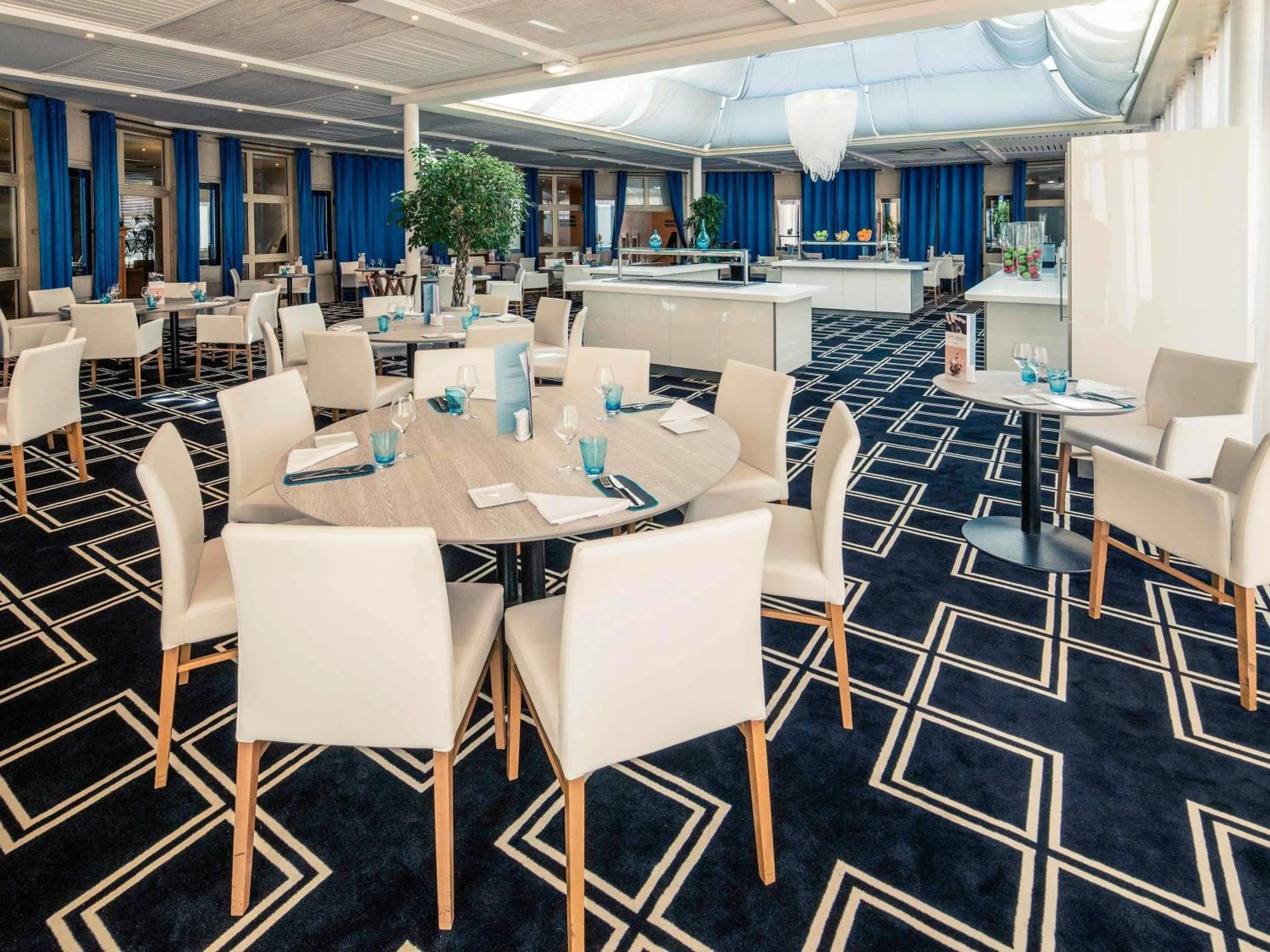 Restaurant/places to eat in Mercure Montpellier Centre Antigone