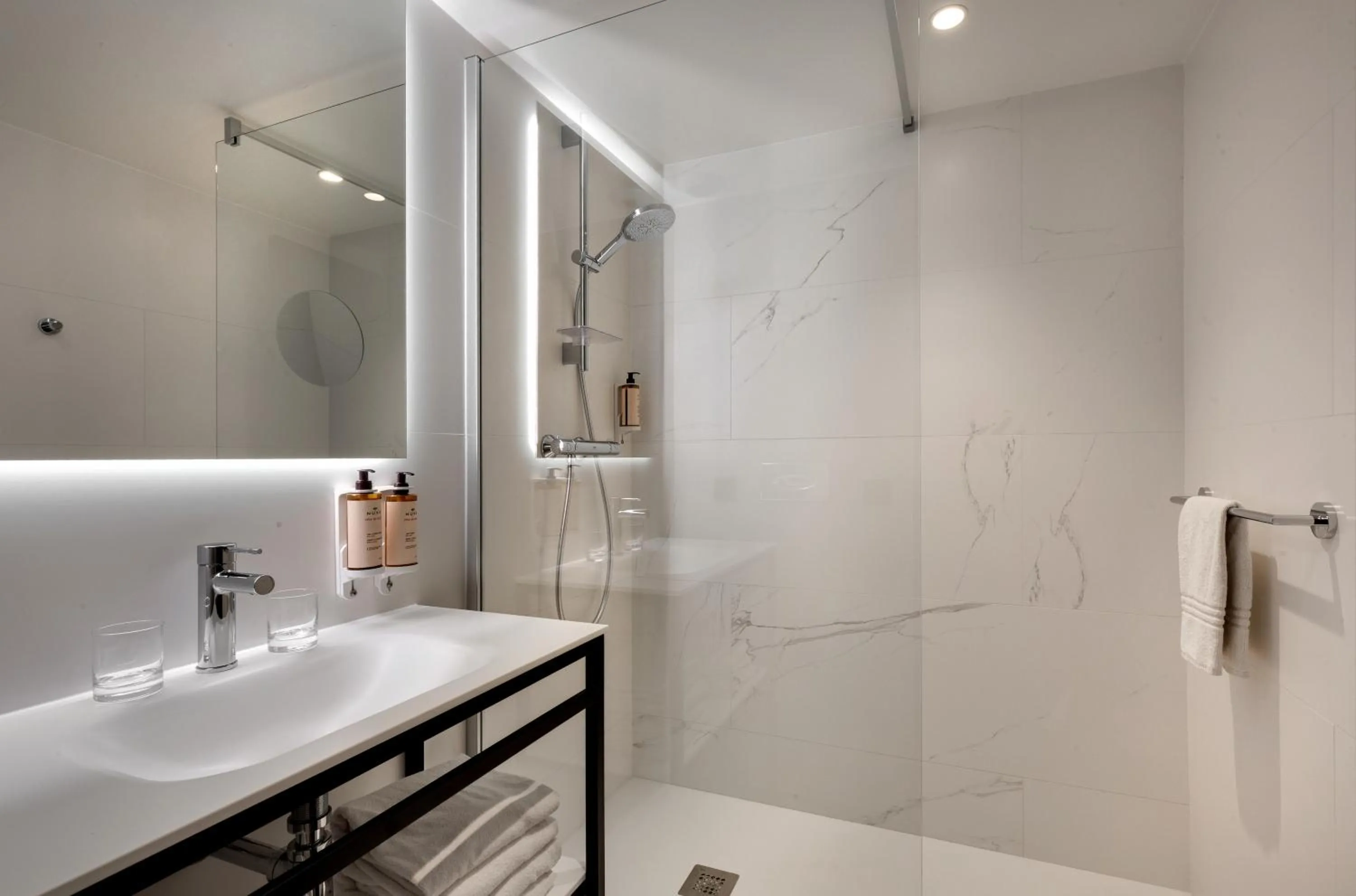 Shower in Mercure Montpellier Centre Antigone