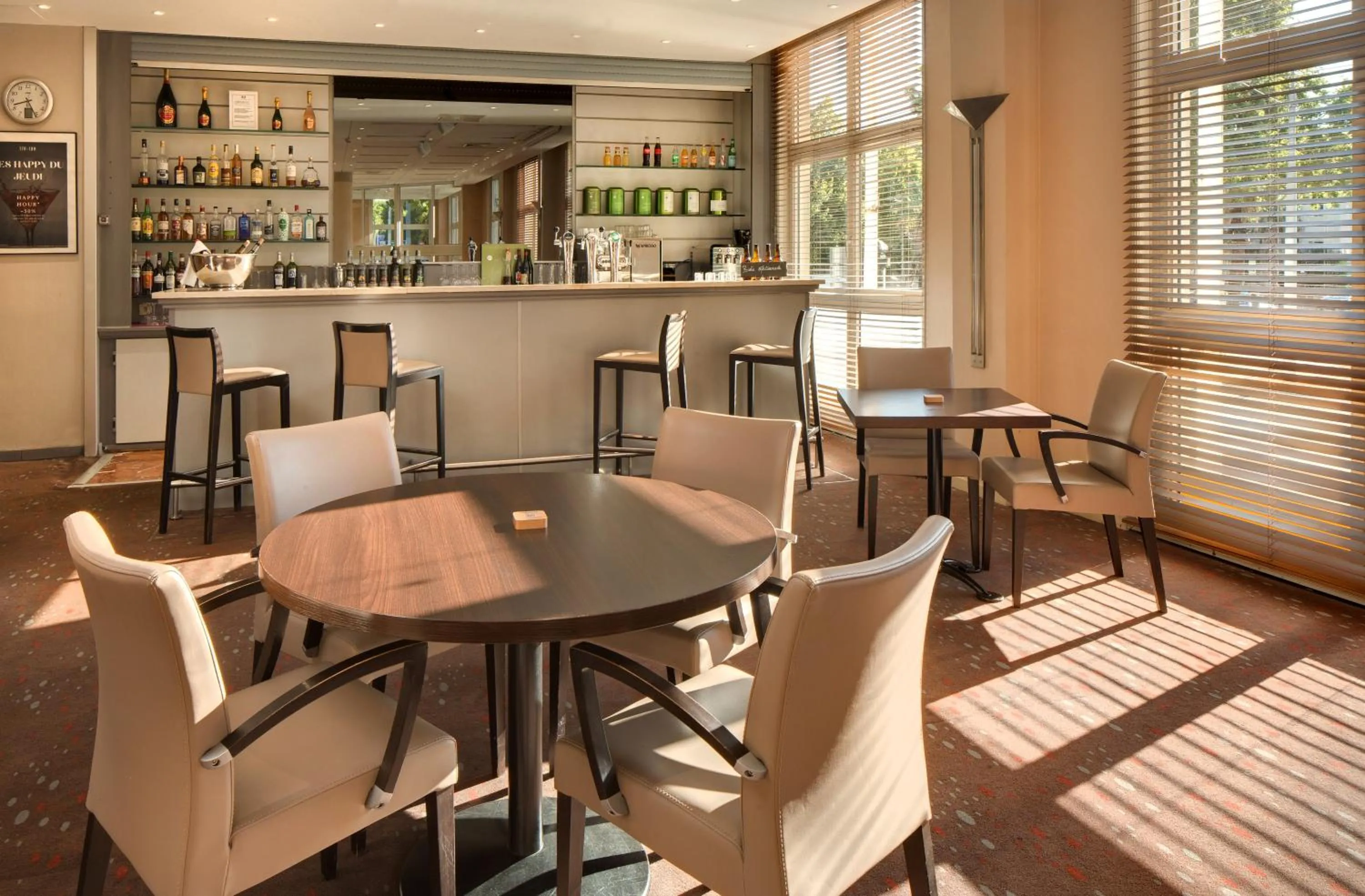 Lounge or bar in Mercure Montpellier Centre Antigone