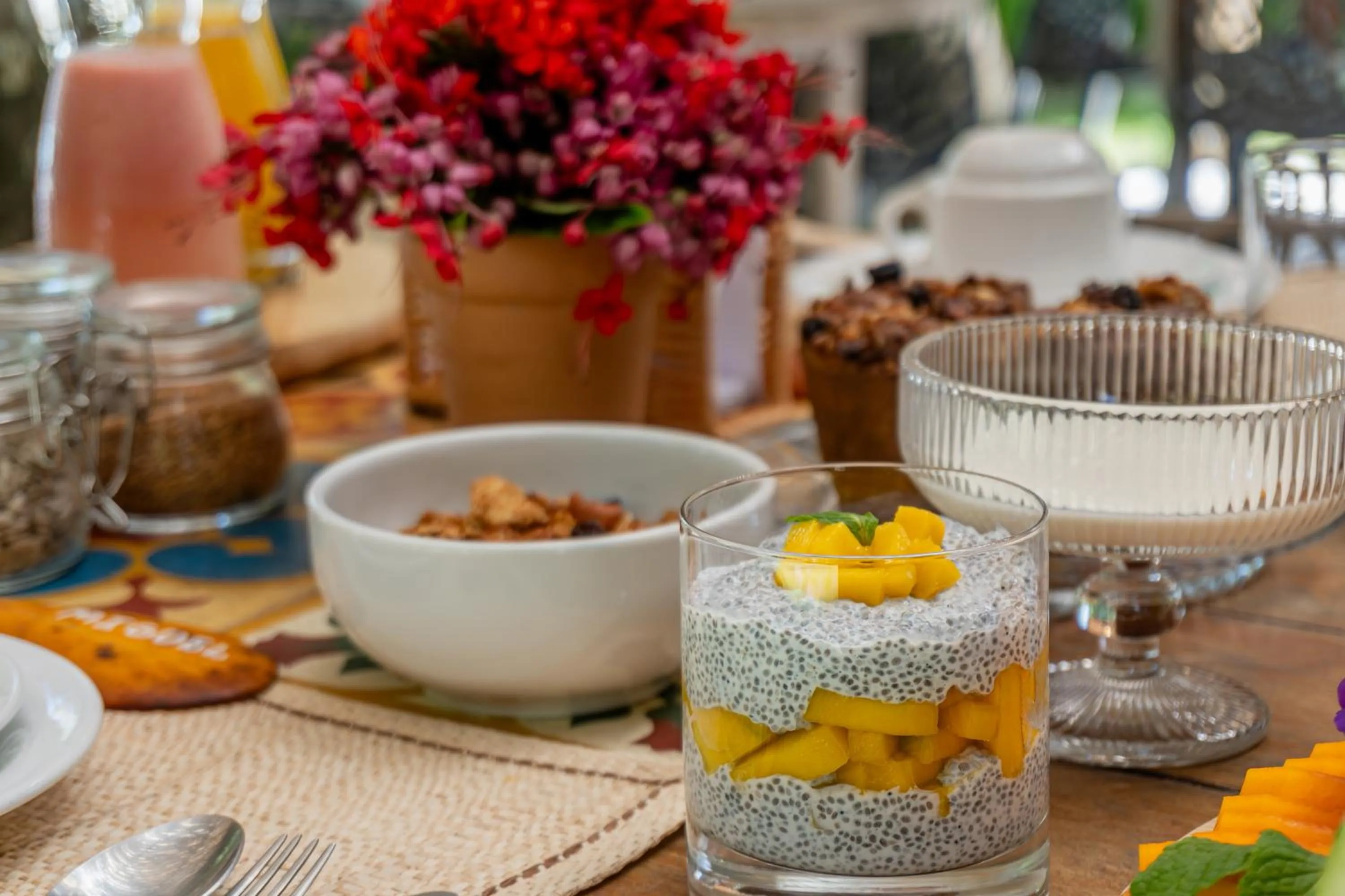 Restaurant/places to eat in POUSADA CARMELITHA