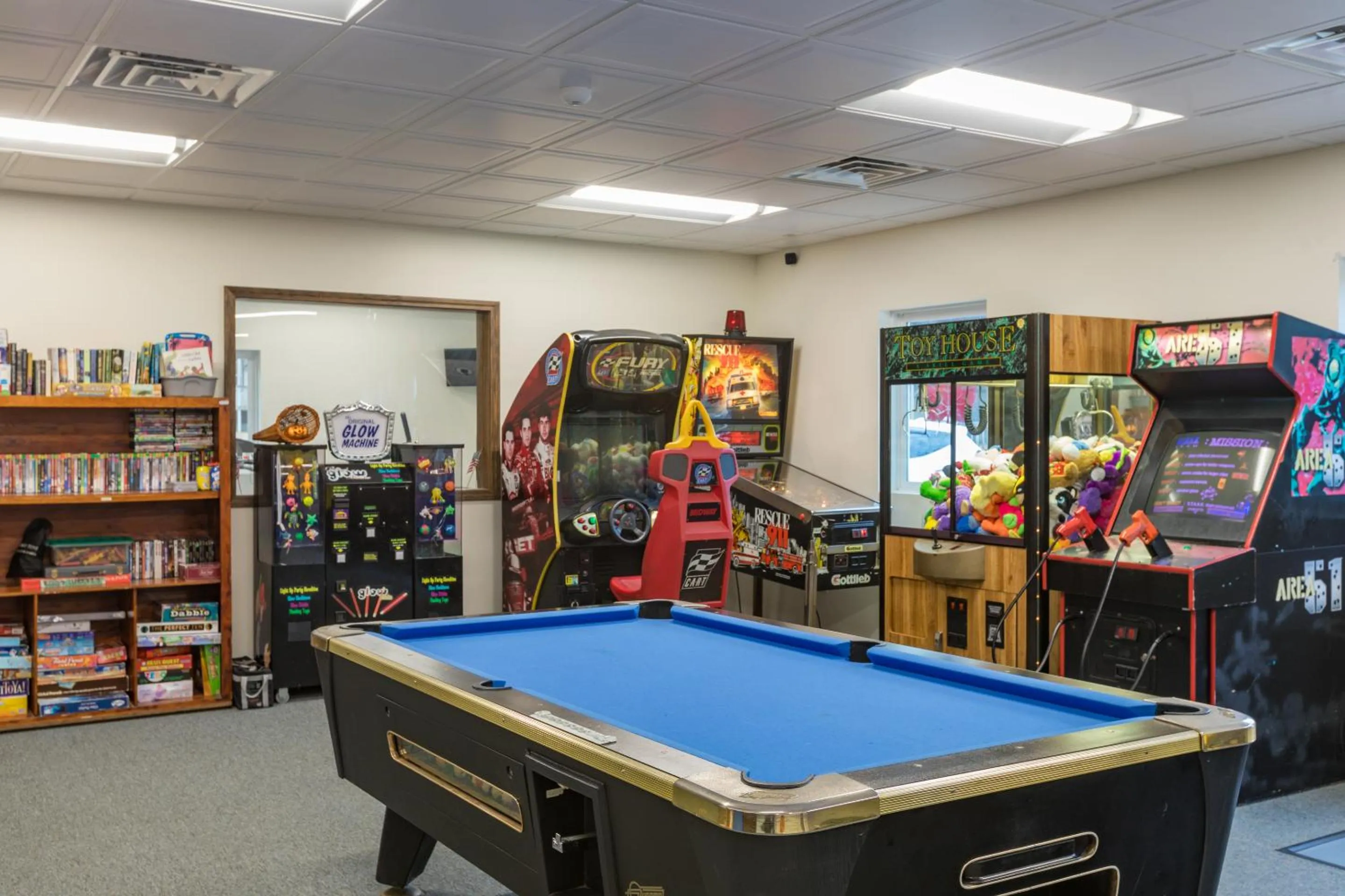 Billiard in Crown Resorts at Silverwoods