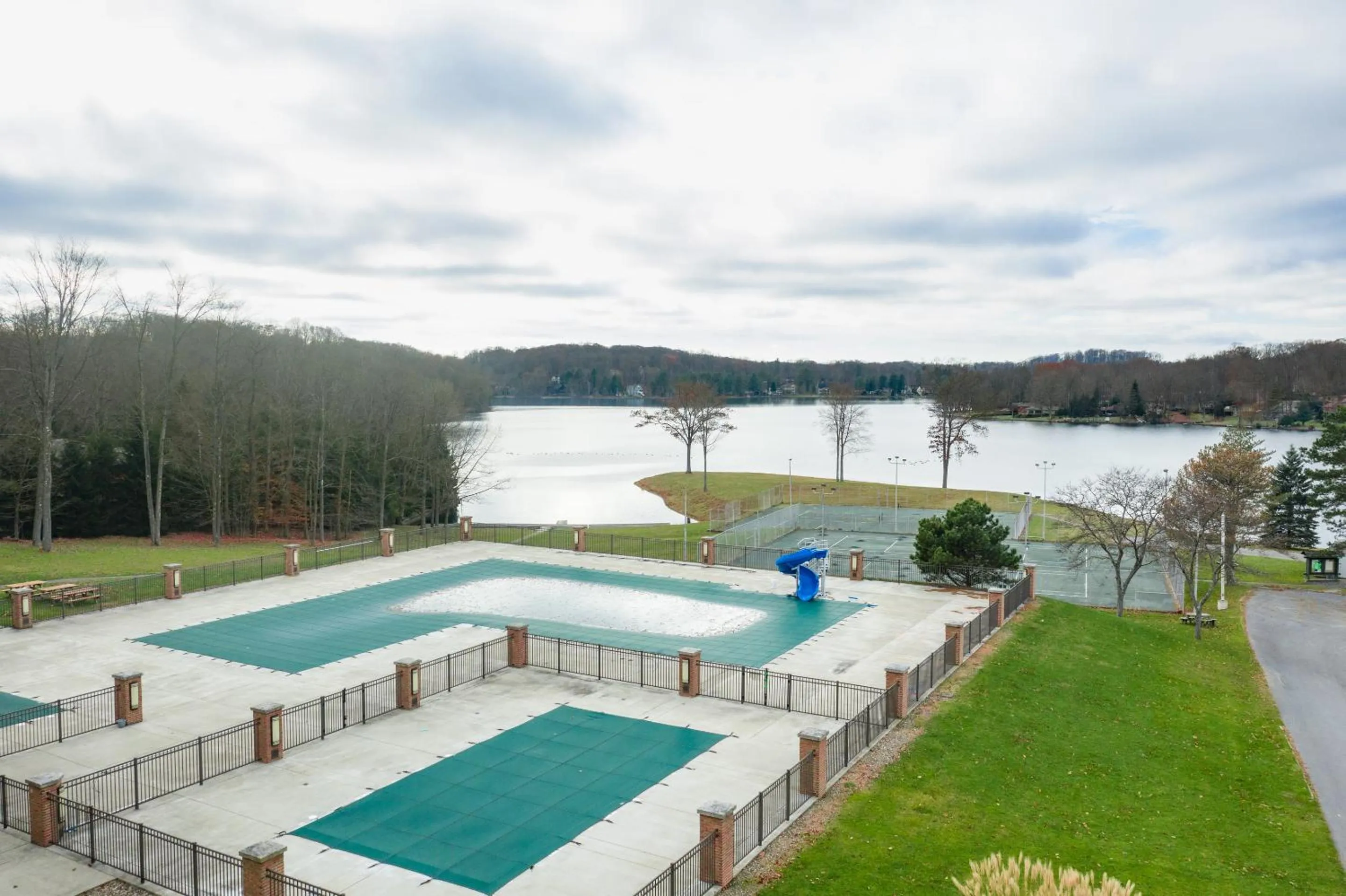 Area and facilities in Crown Resorts at Silverwoods