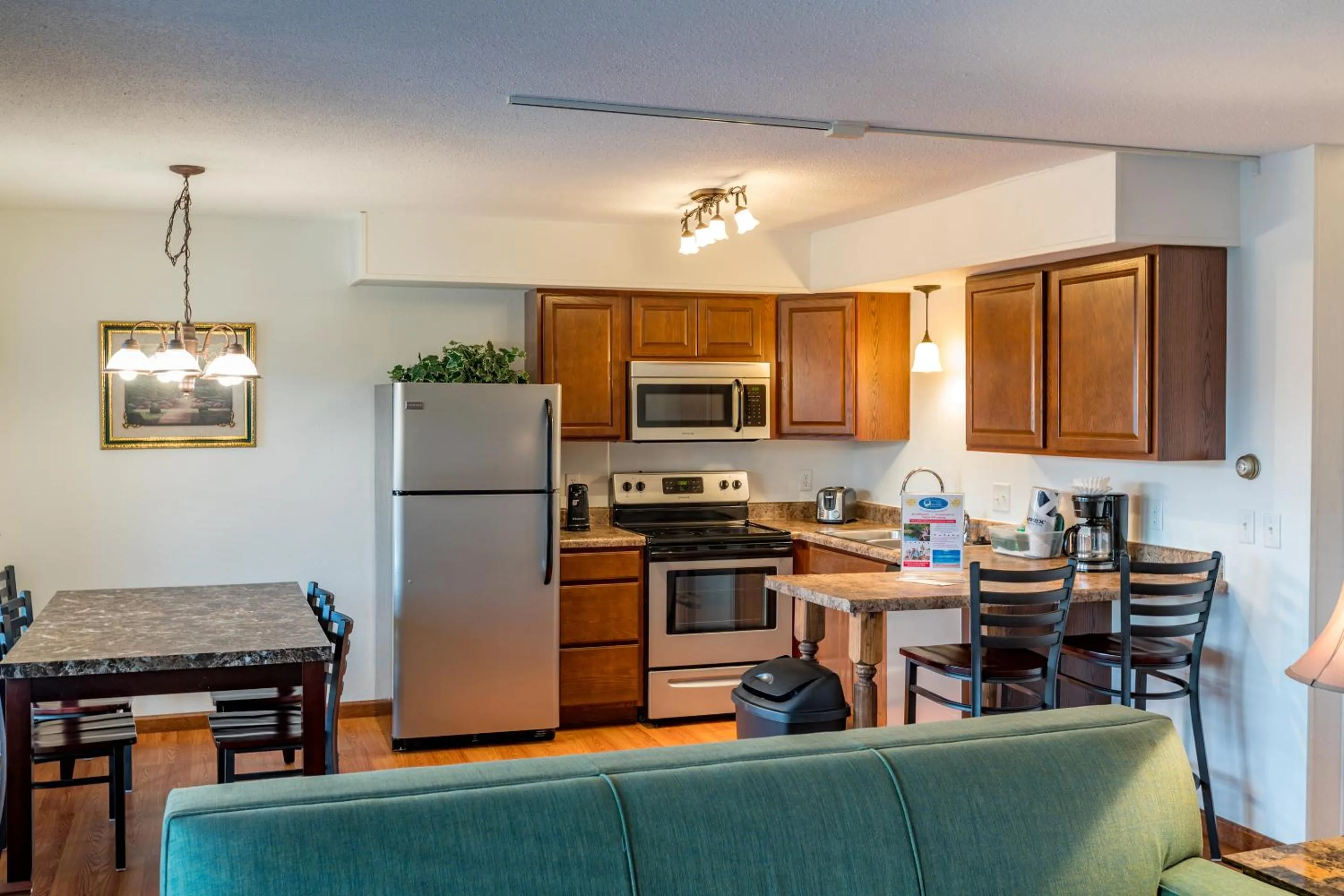 Kitchen or kitchenette in Crown Resorts at Silverwoods