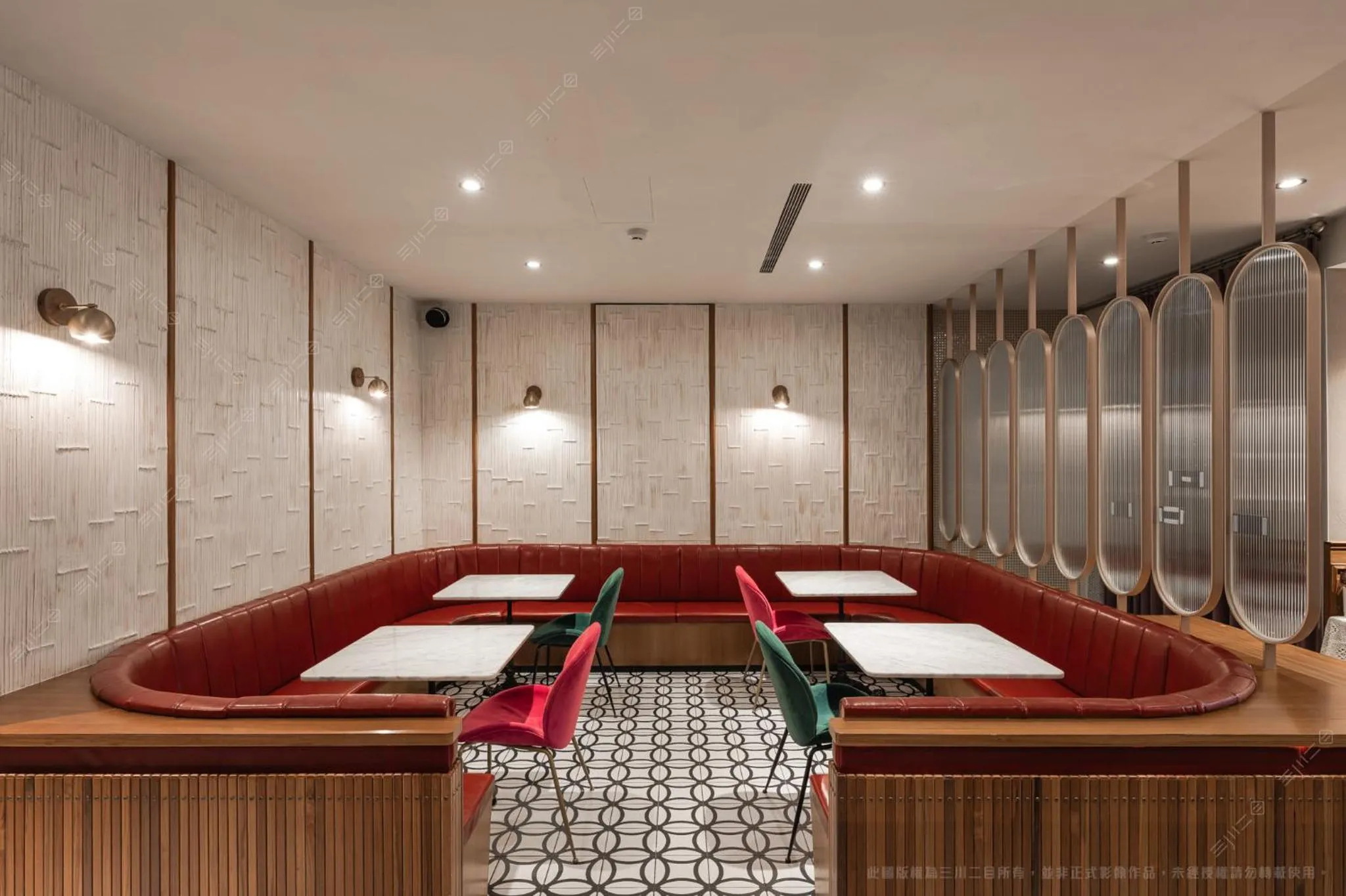 Restaurant/places to eat in River inn Station