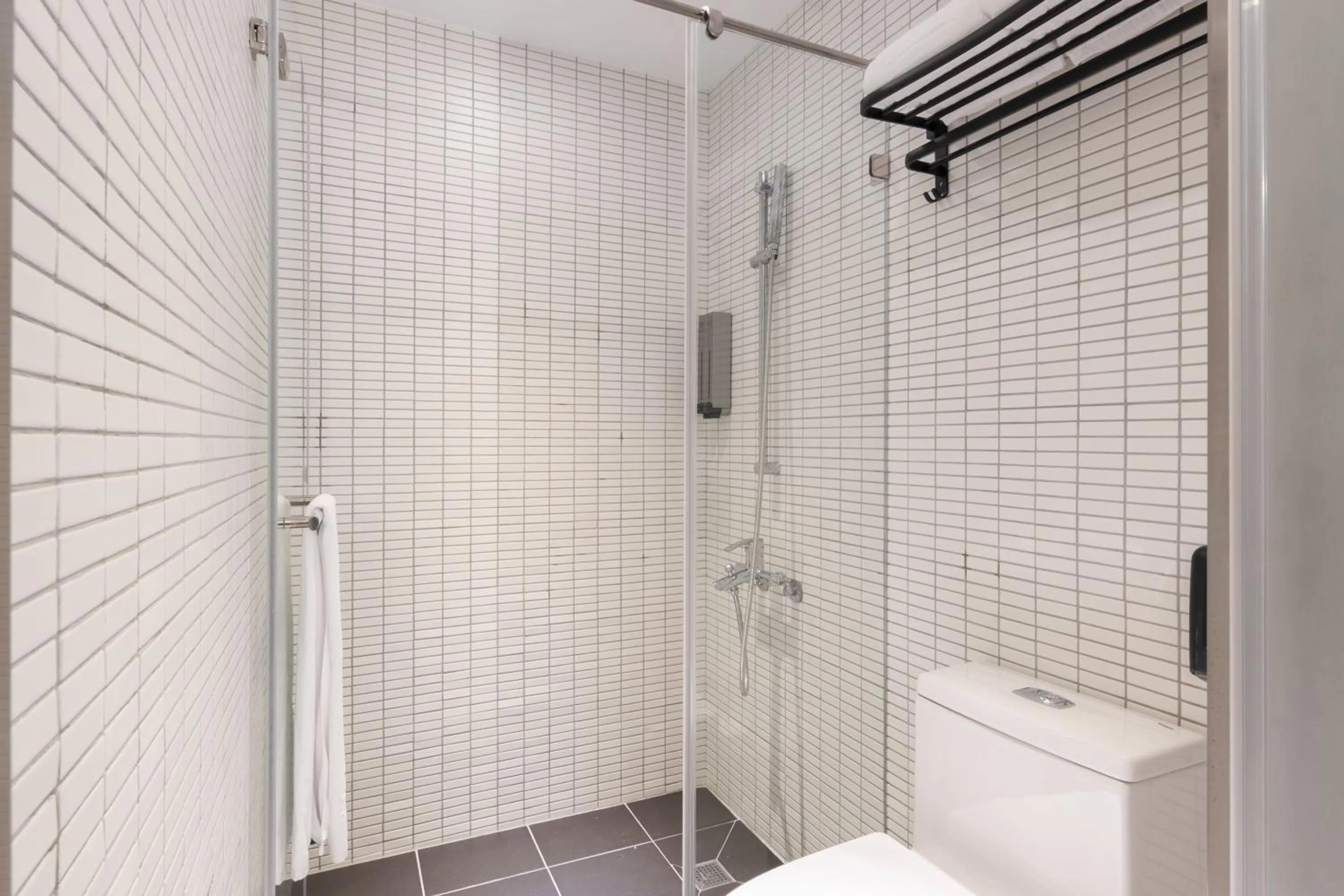 Bathroom in River inn Station