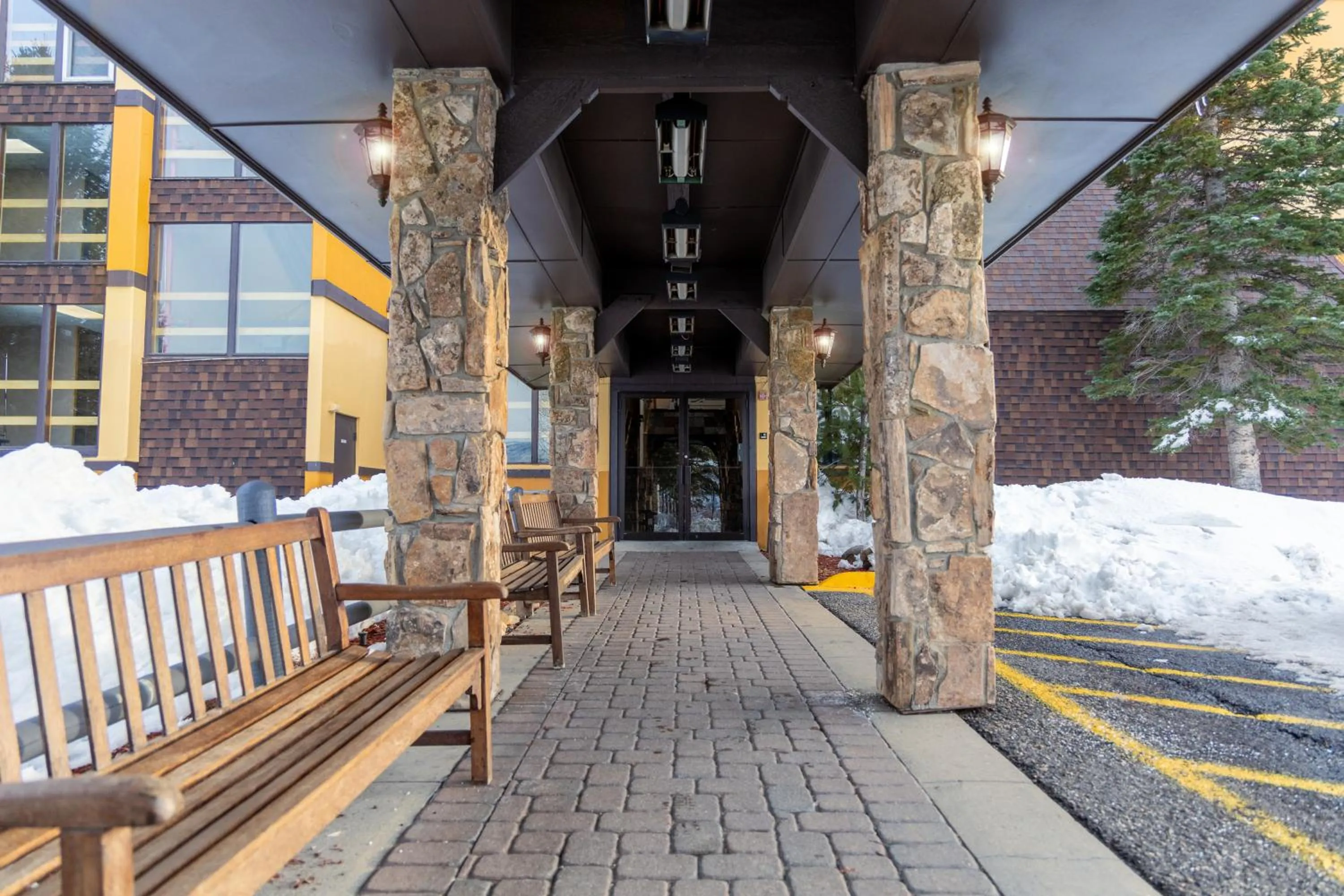 Facade/entrance in Legacy Vacation Resorts Steamboat Springs Hilltop