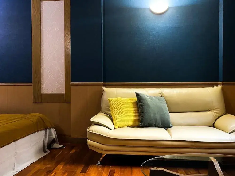 Photo of the whole room in Hotel bin Photo of the whole room in Hotel bin