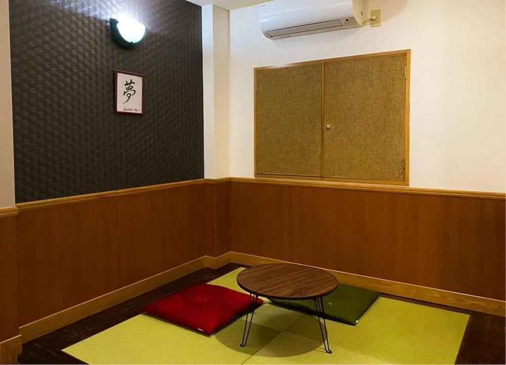 Photo of the whole room in Hotel bin