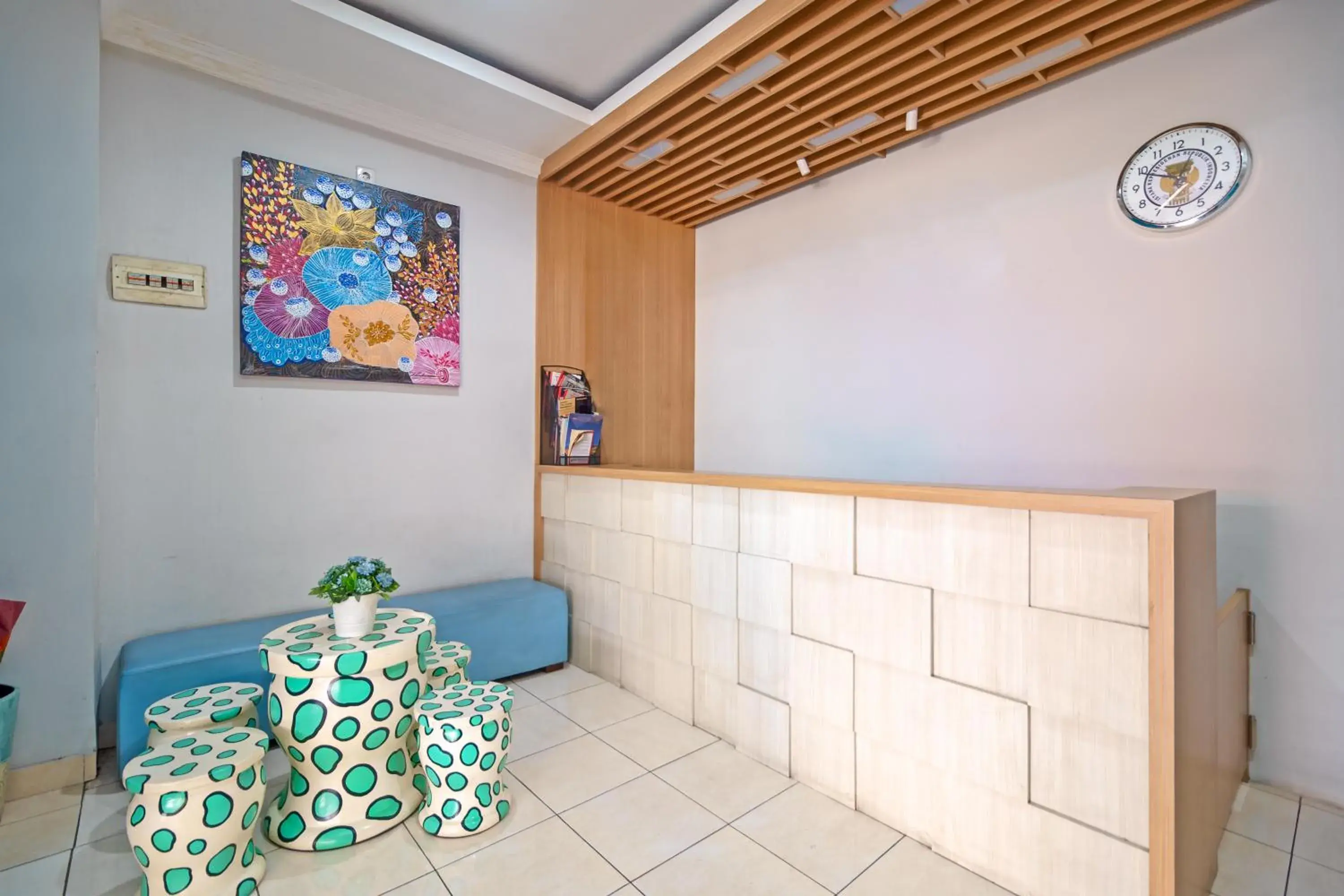 Lobby or reception in RedDoorz Syariah @ Cinere Depok Lobby or reception in RedDoorz Syariah @ Cinere Depok