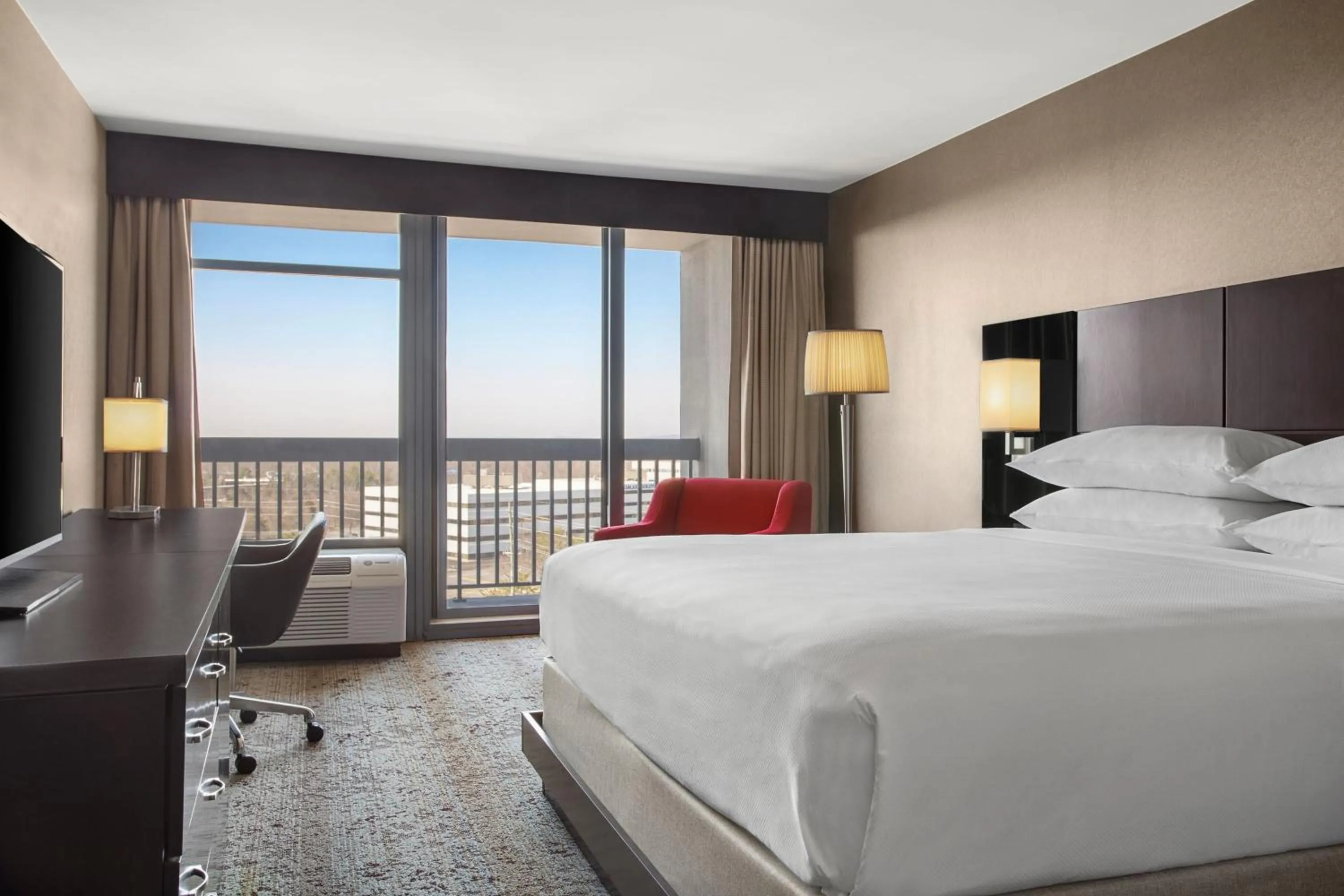 Photo of the whole room, Bed in Delta Hotels by Marriott Somerset