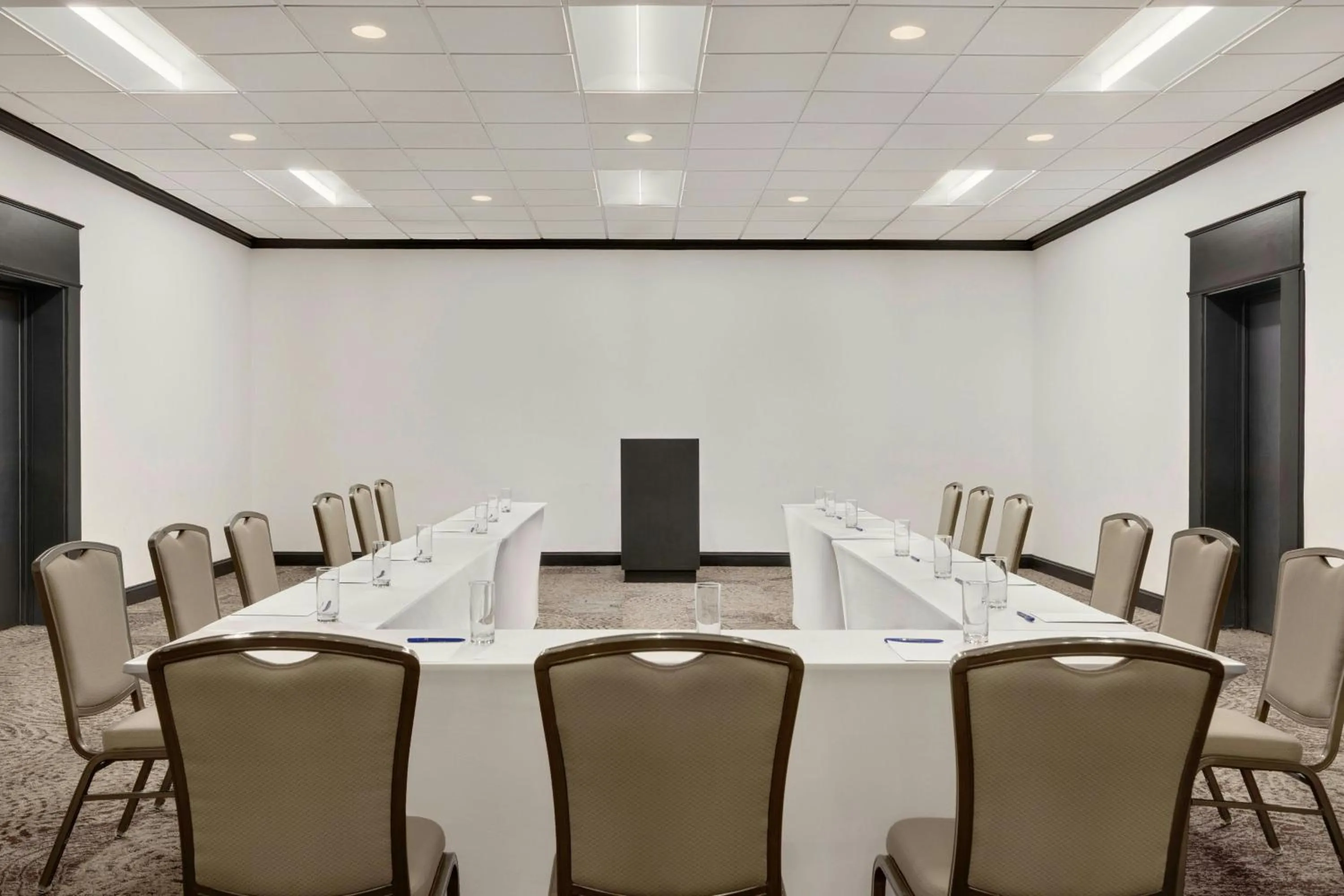 Meeting/conference room in Delta Hotels by Marriott Somerset
