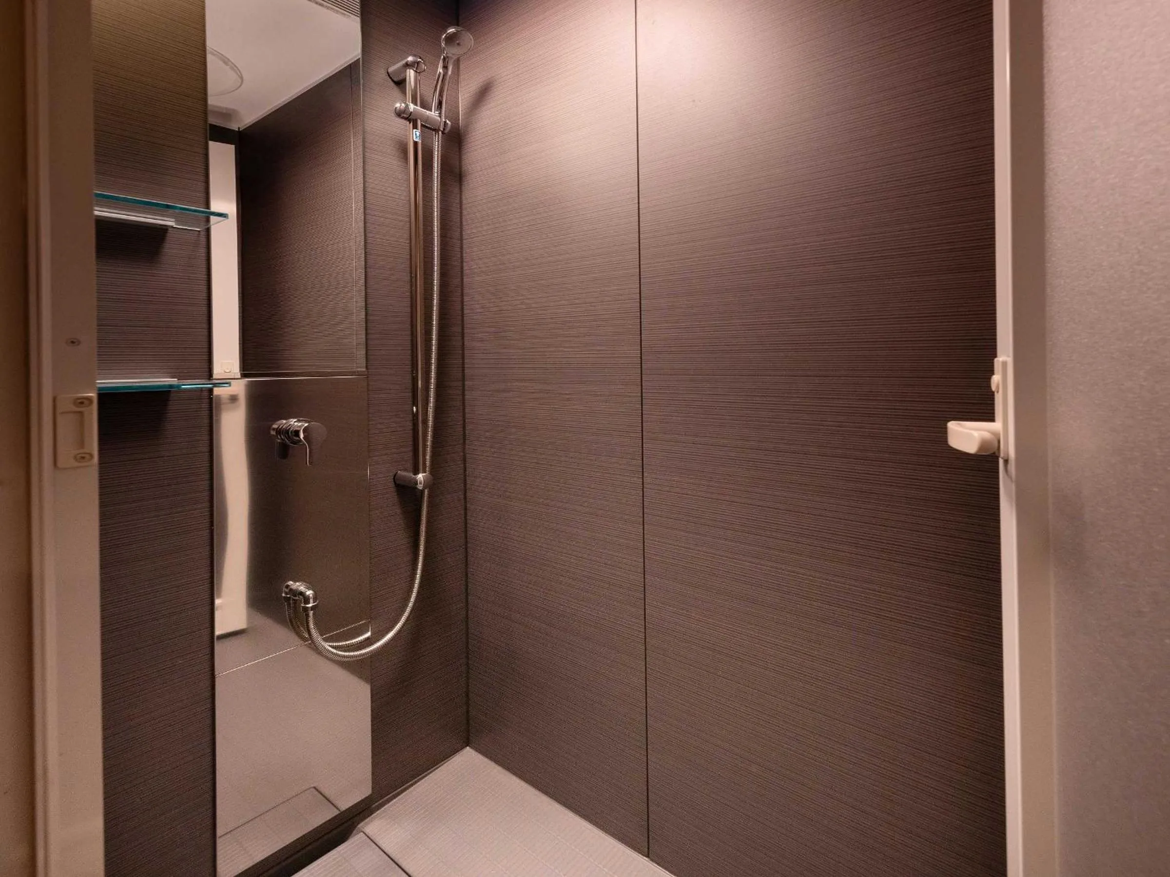 Bathroom in Kanade Matsubaragokomachi-Momijittei