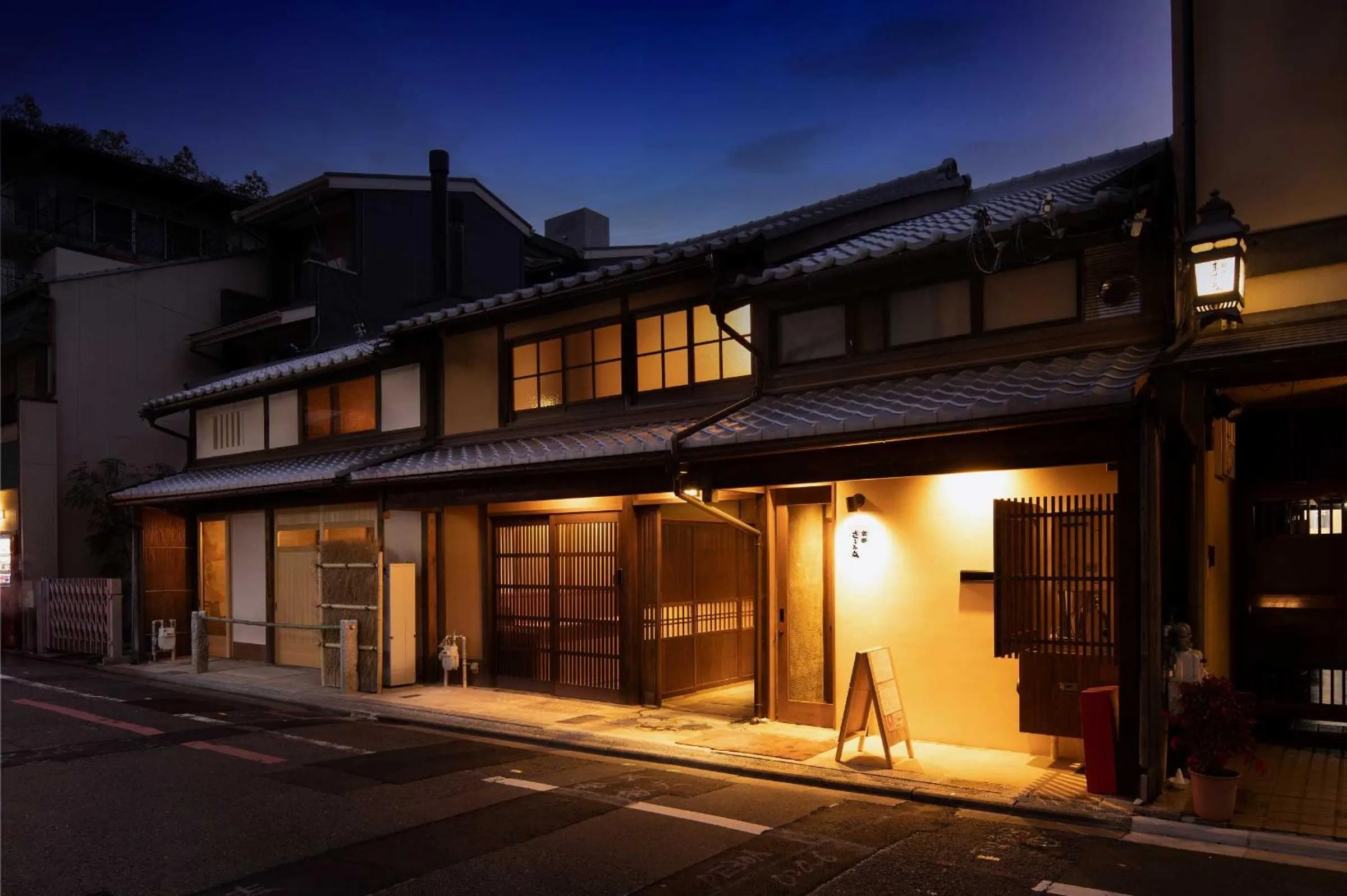 Property building in Kanade Matsubaragokomachi-Momijittei