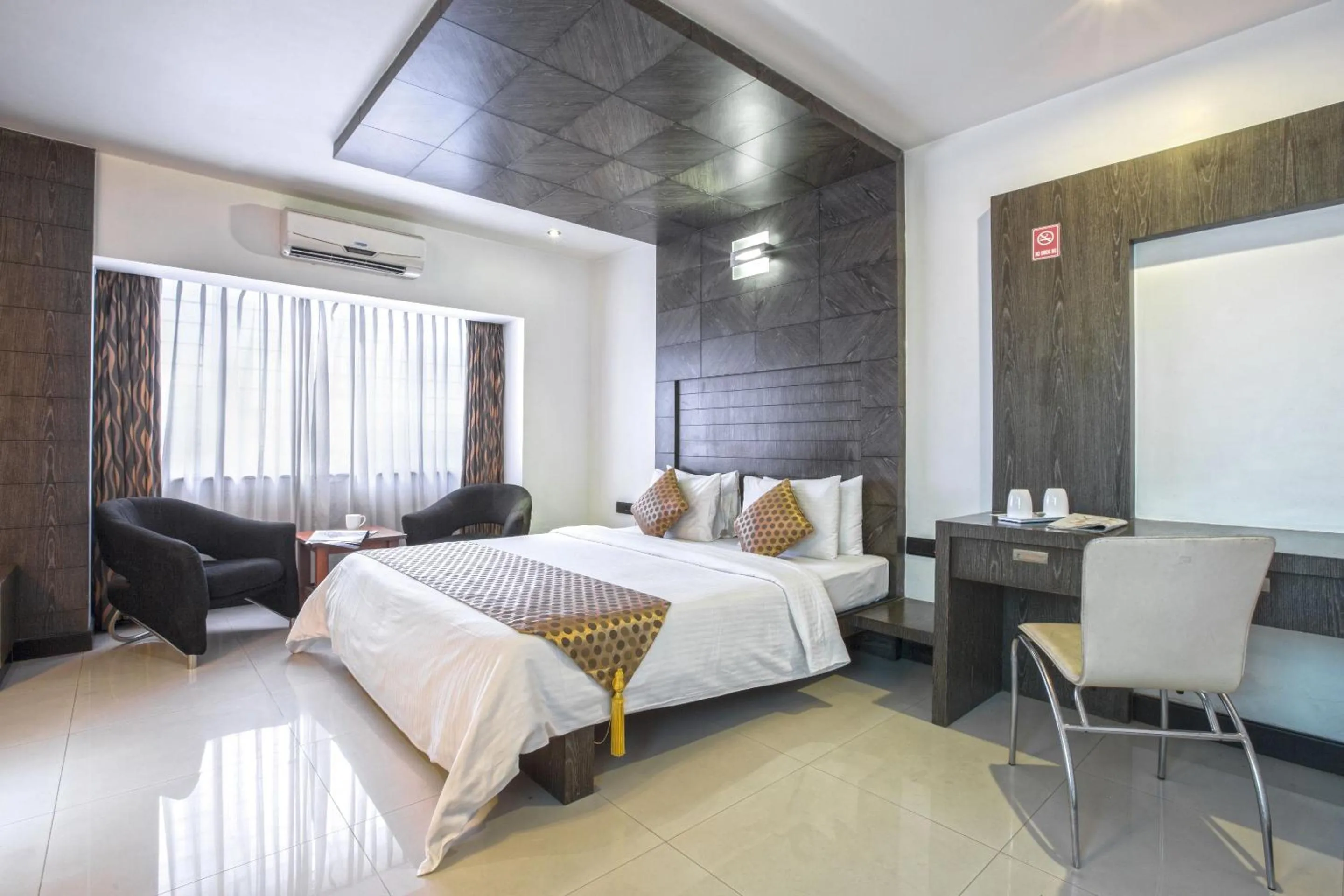 Photo of the whole room, Bed in THE CASTELLO RESIDENCY