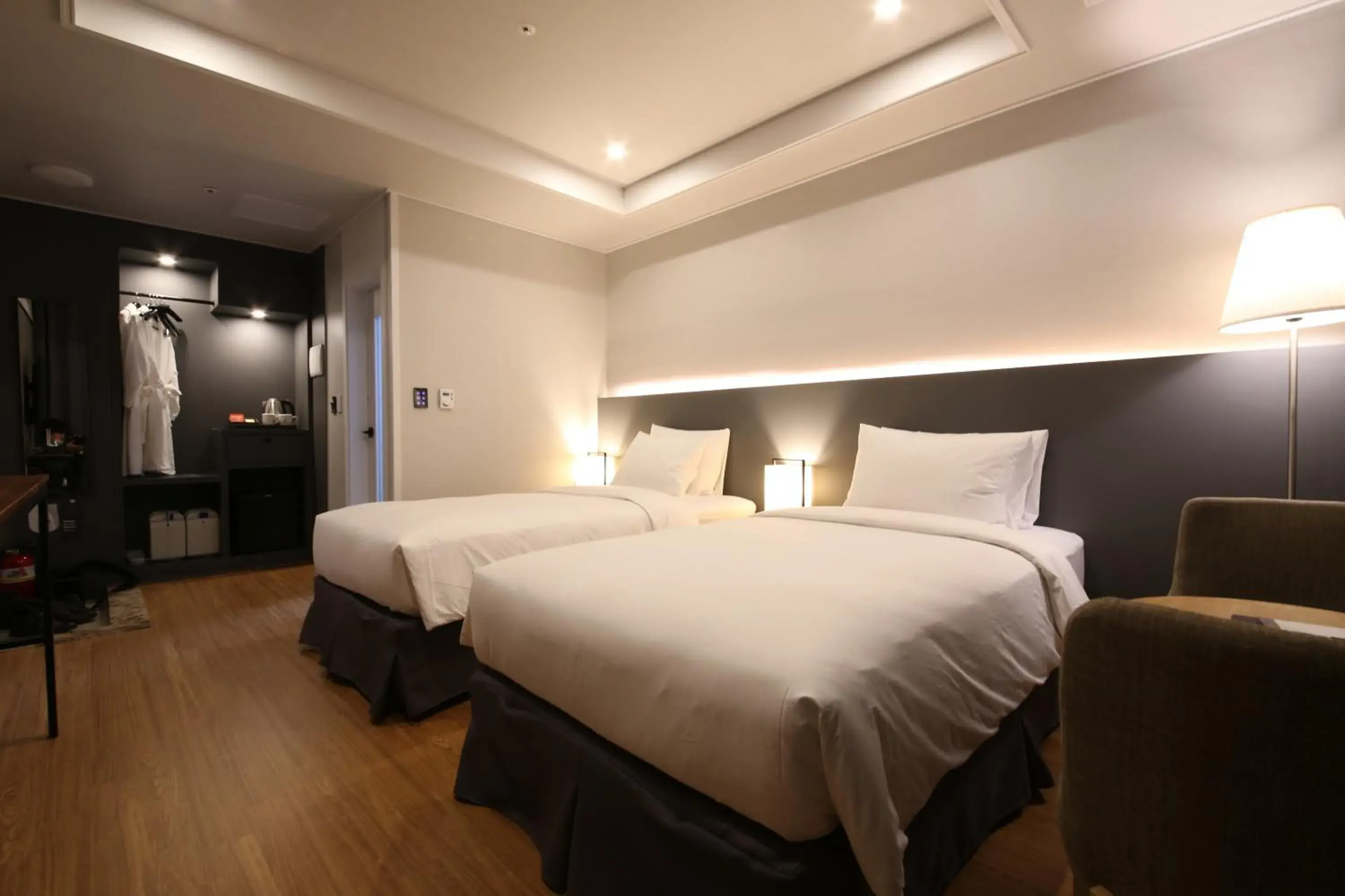 Bed in The Mains Hotel Bed in The Mains Hotel