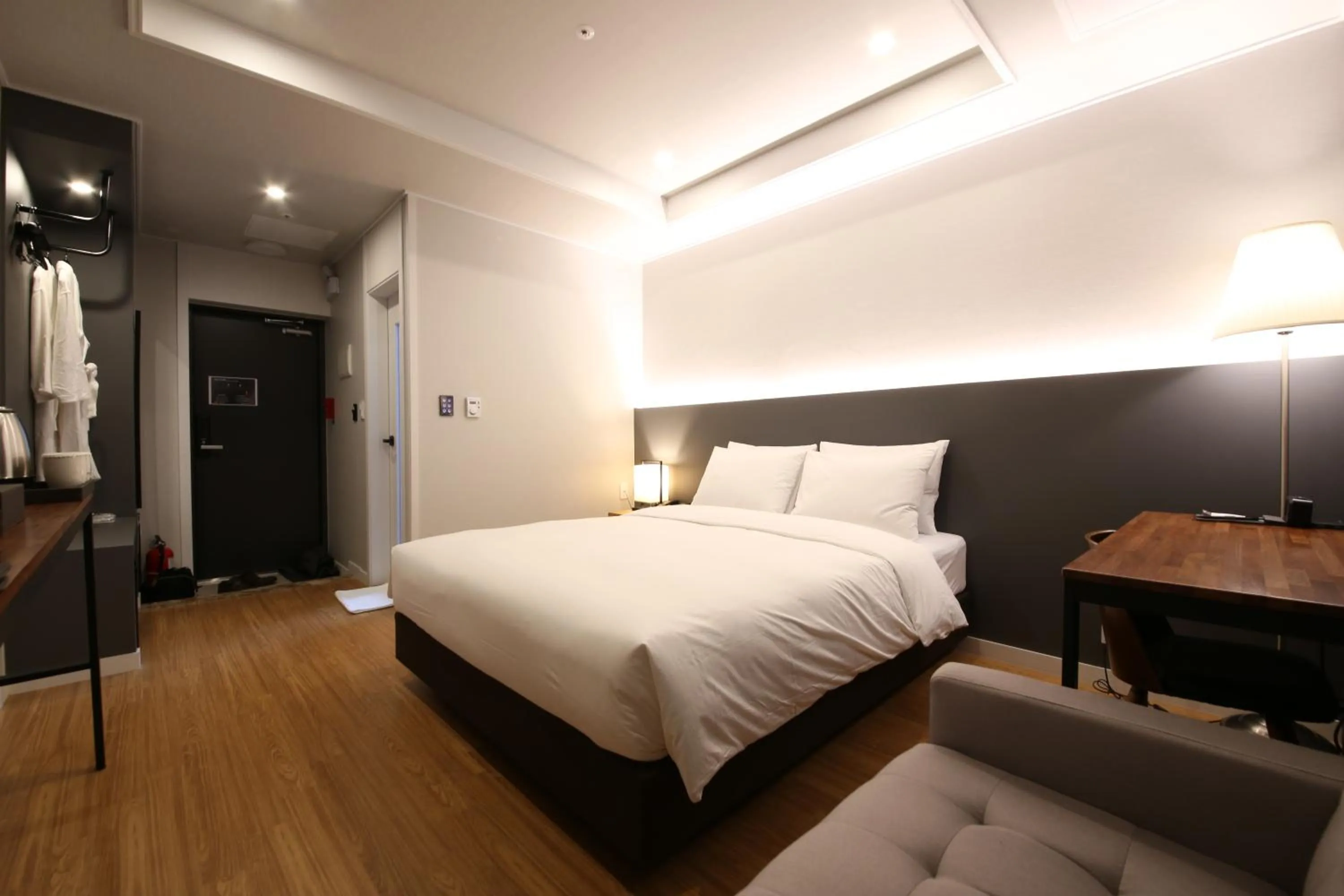 Bed in The Mains Hotel