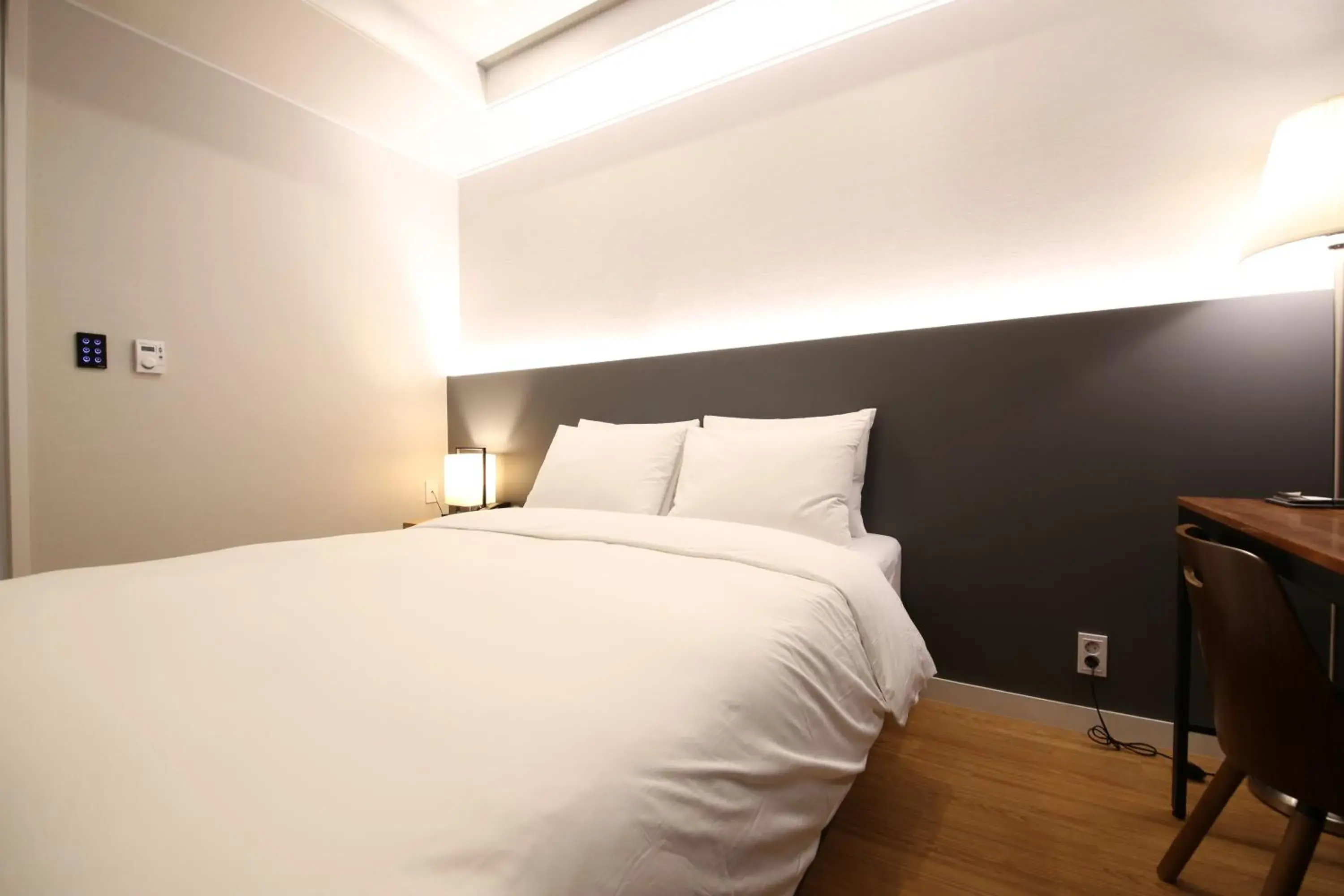 Bed in The Mains Hotel Bed in The Mains Hotel