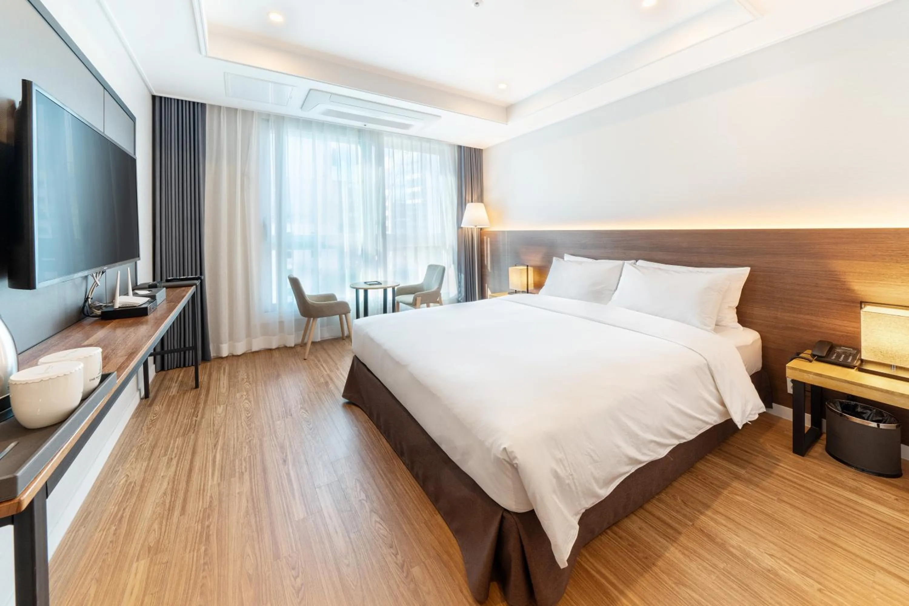 Bed in The Mains Hotel