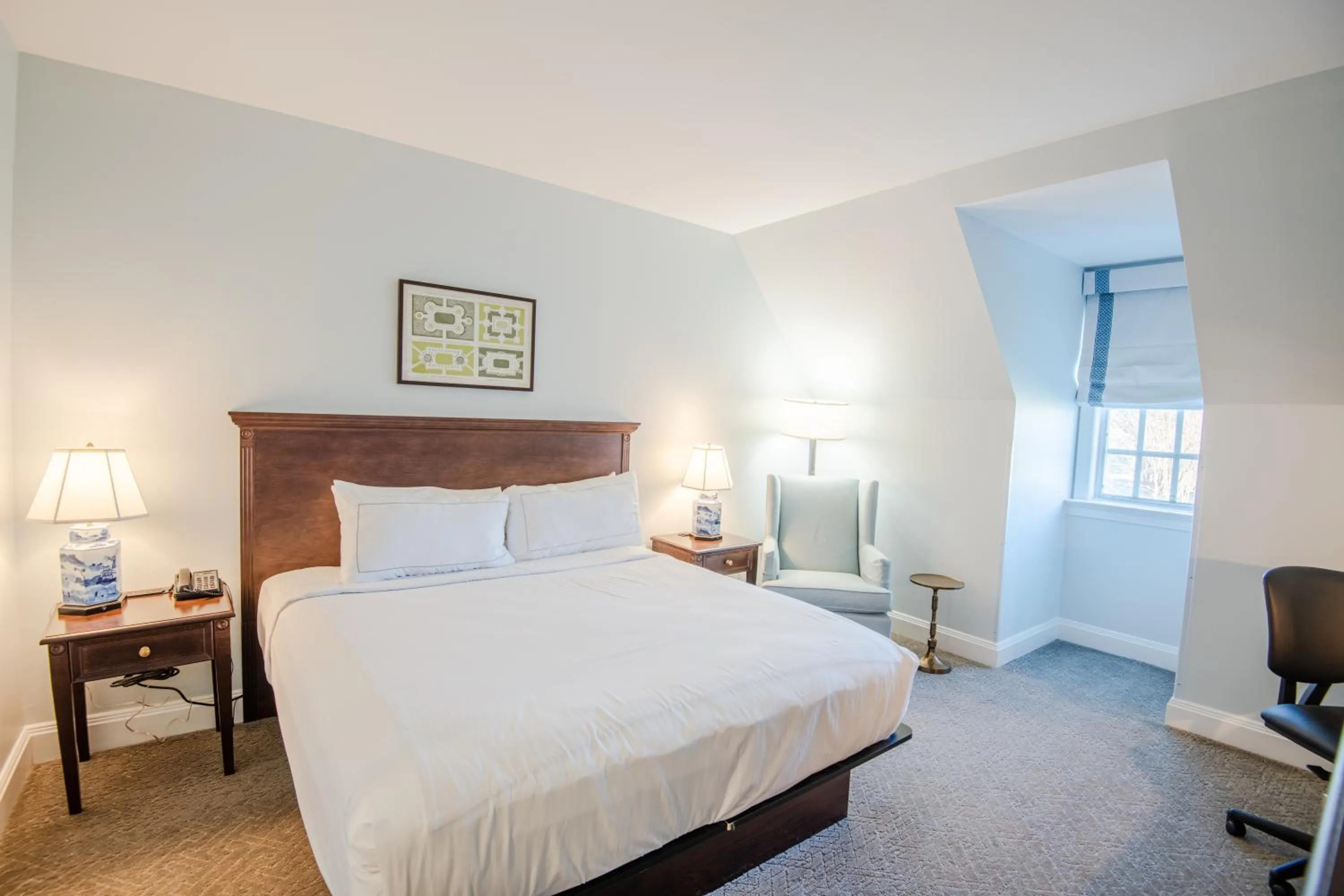 Bed in The Founders Inn & Spa Tapestry Collection By Hilton