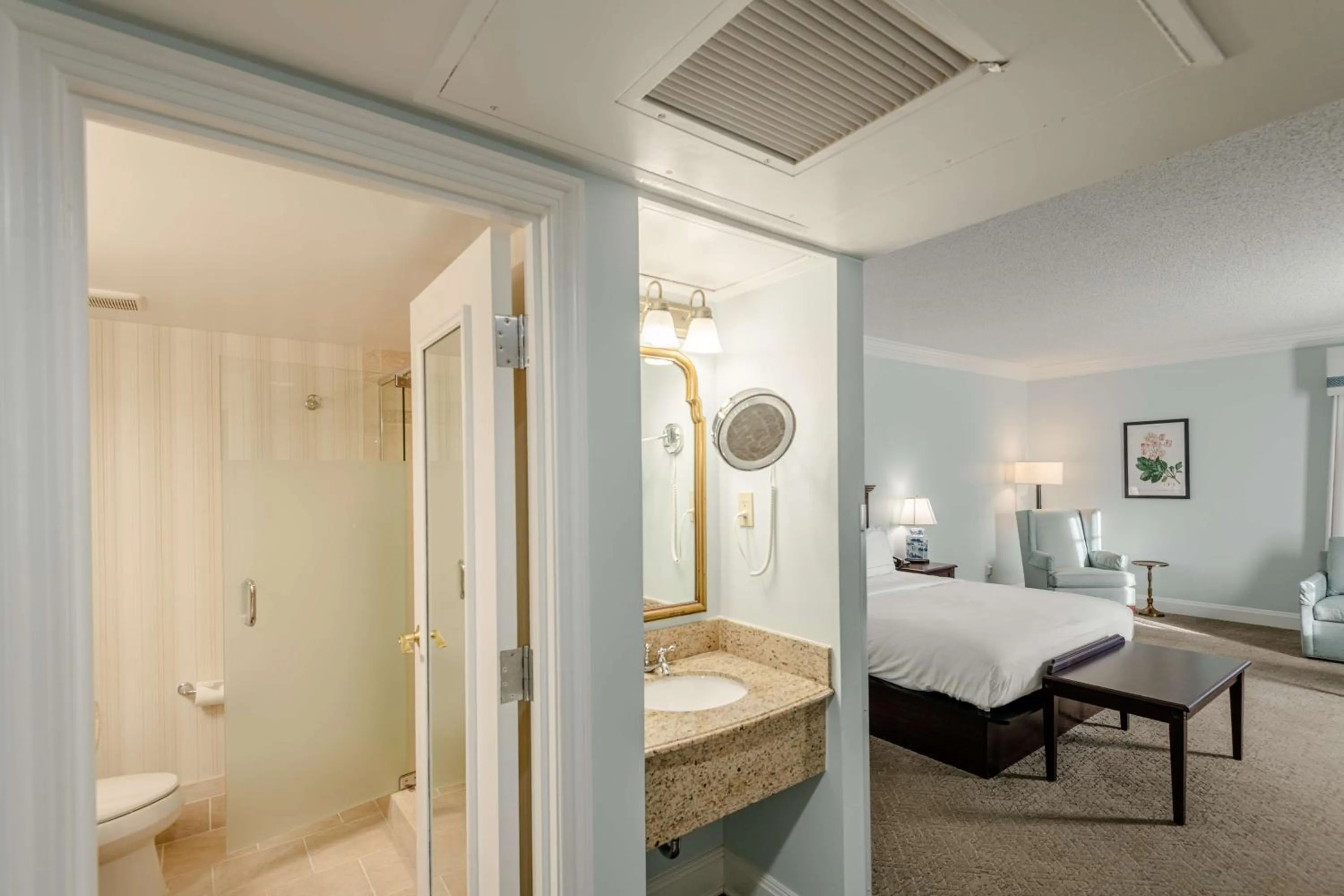 Bathroom in The Founders Inn & Spa Tapestry Collection By Hilton