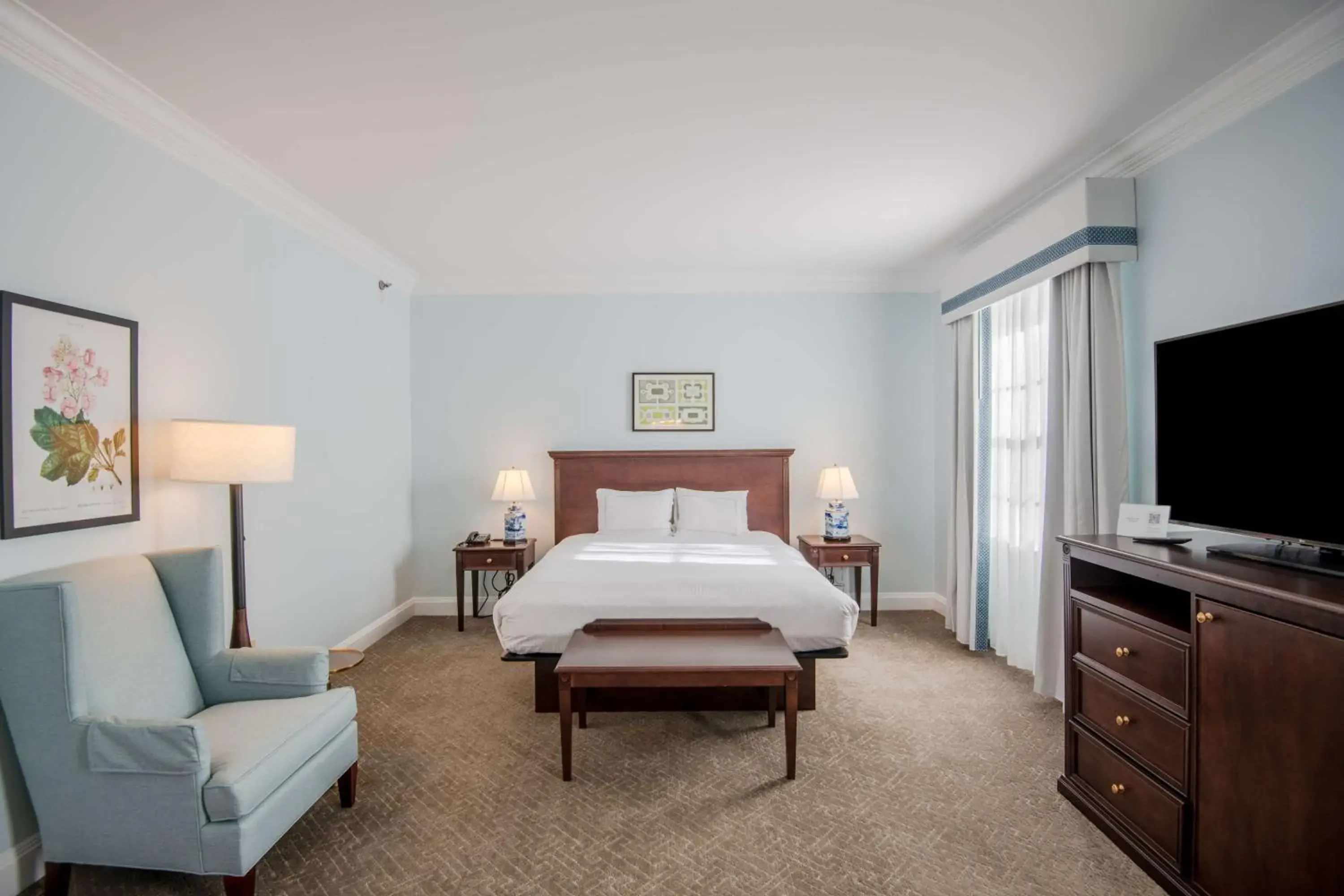 Bed in The Founders Inn & Spa Tapestry Collection By Hilton Bed in The Founders Inn & Spa Tapestry Collection By Hilton