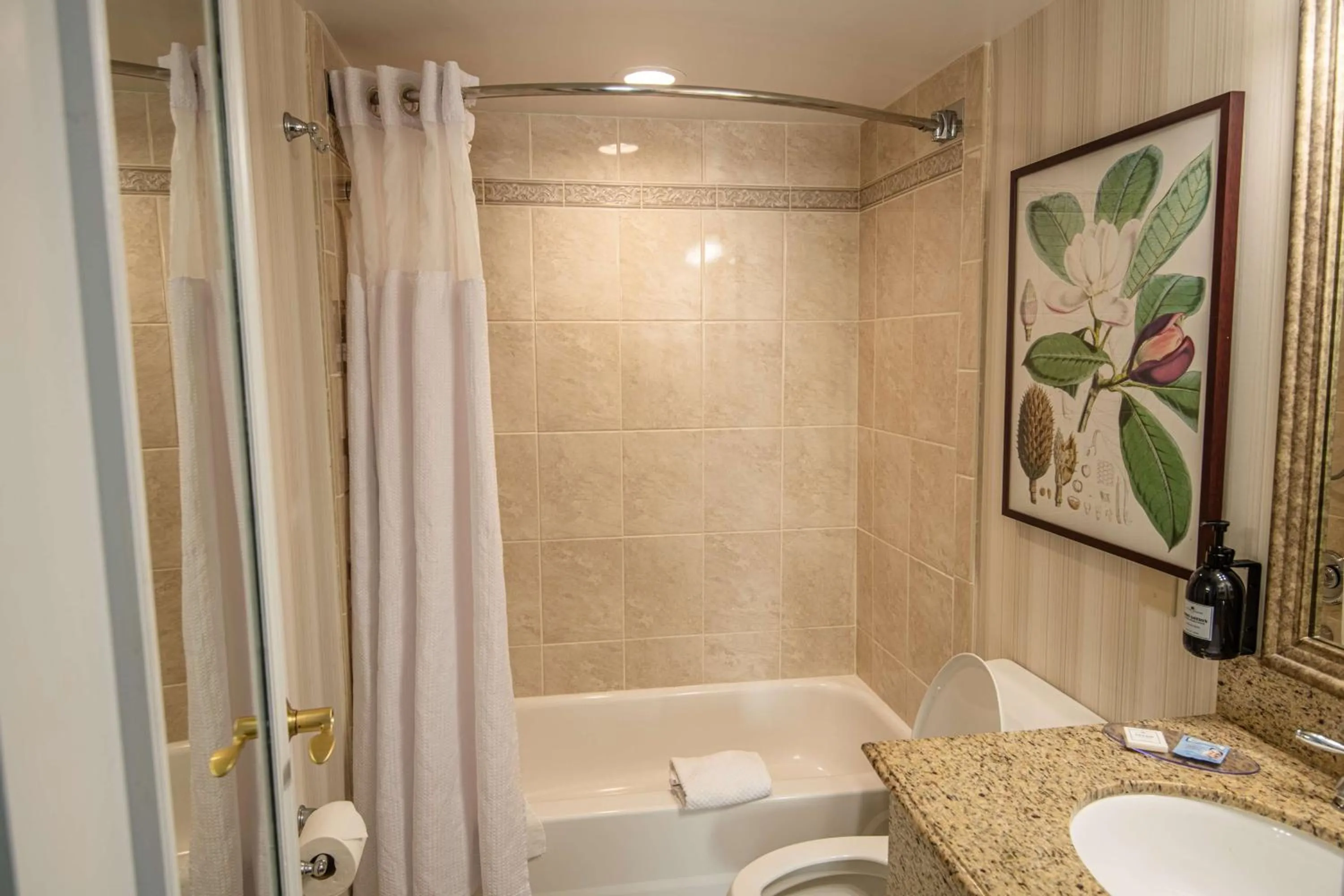 Bathroom in The Founders Inn & Spa Tapestry Collection By Hilton