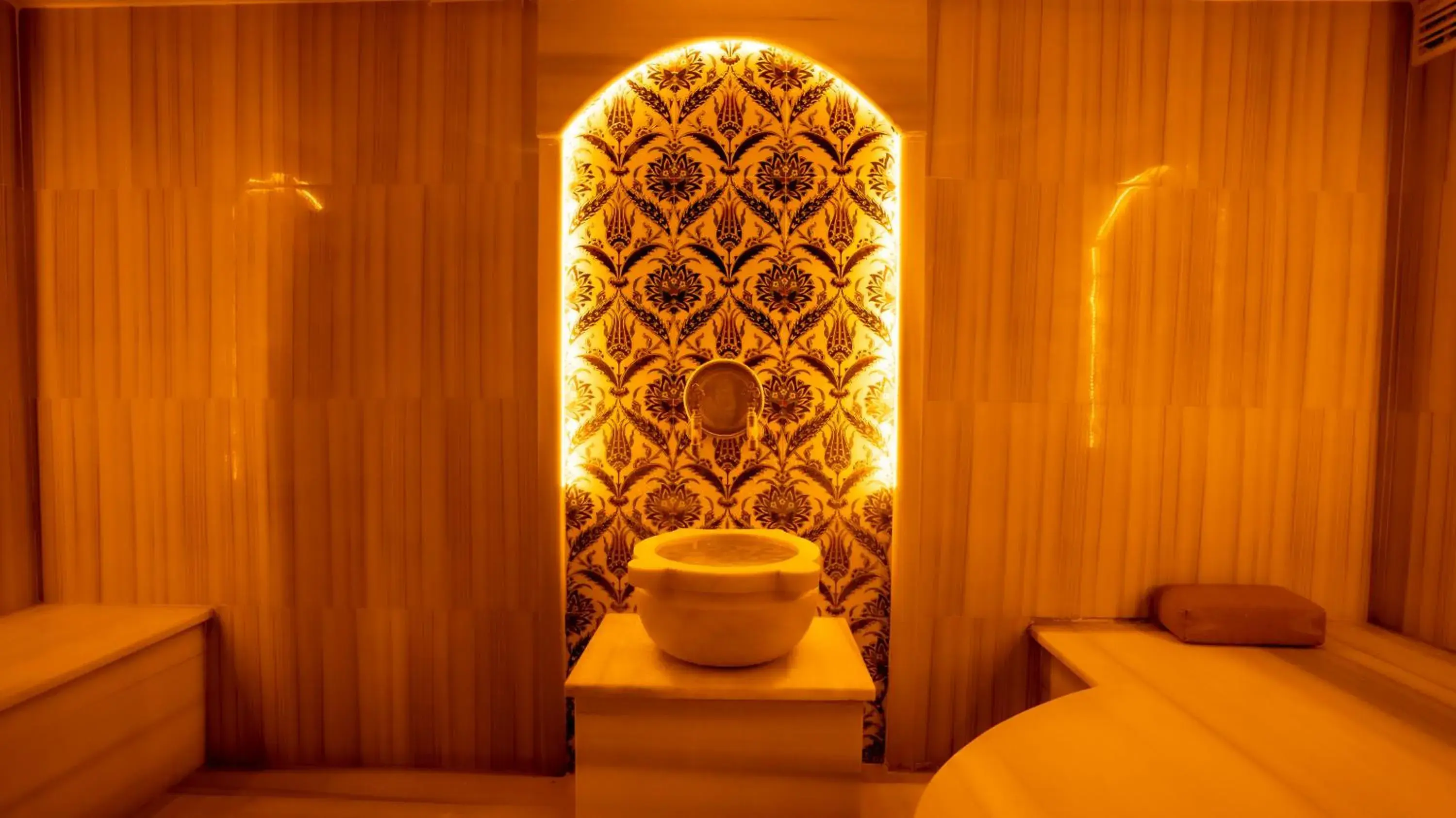 Spa and wellness centre/facilities in Farina Hotel By Cigno Spa and wellness centre/facilities in Farina Hotel By Cigno