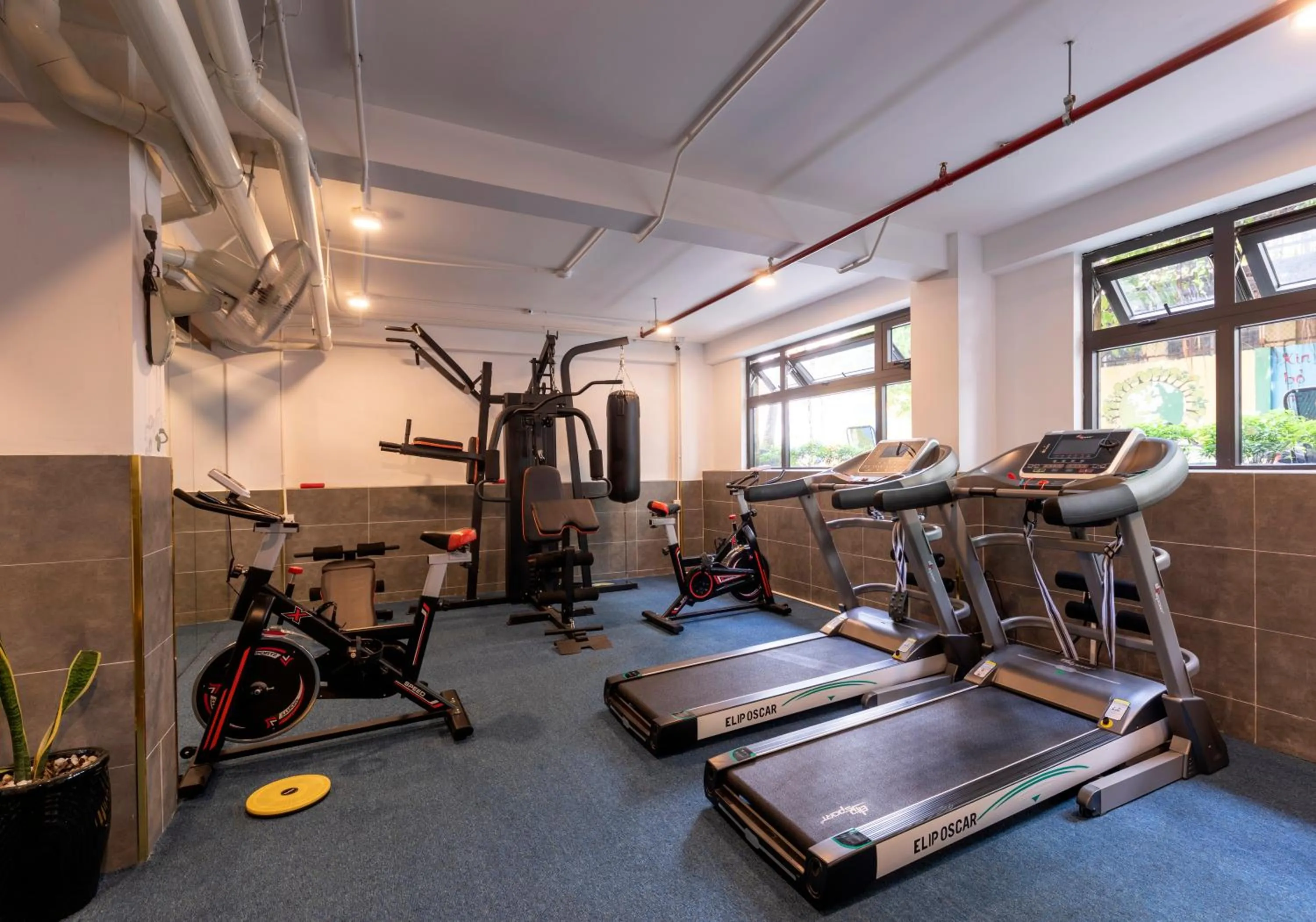 Fitness centre/facilities in KunKin Luxury Hotel & Apartment