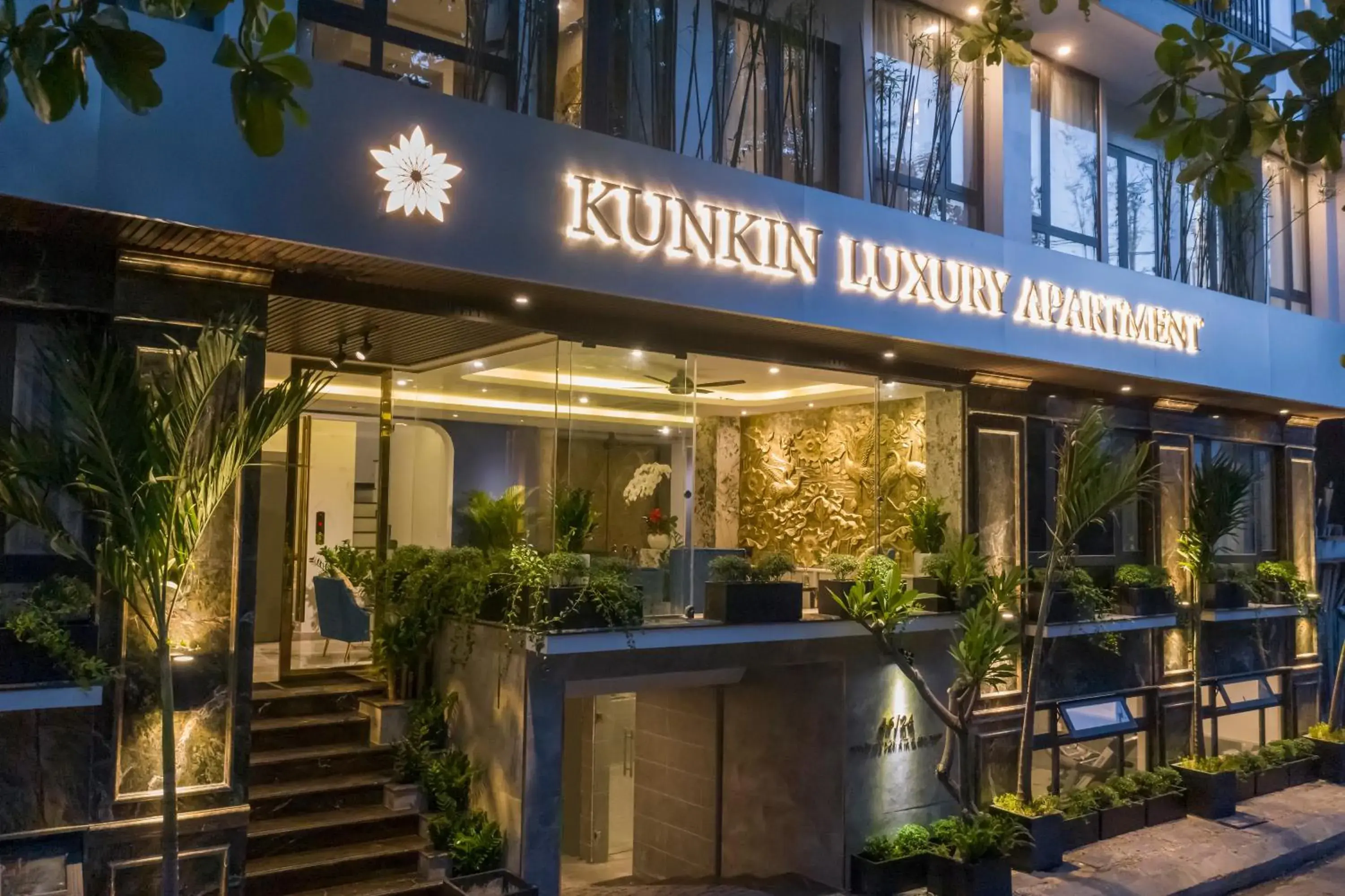 Facade/entrance in KunKin Luxury Hotel & Apartment Facade/entrance in KunKin Luxury Hotel & Apartment