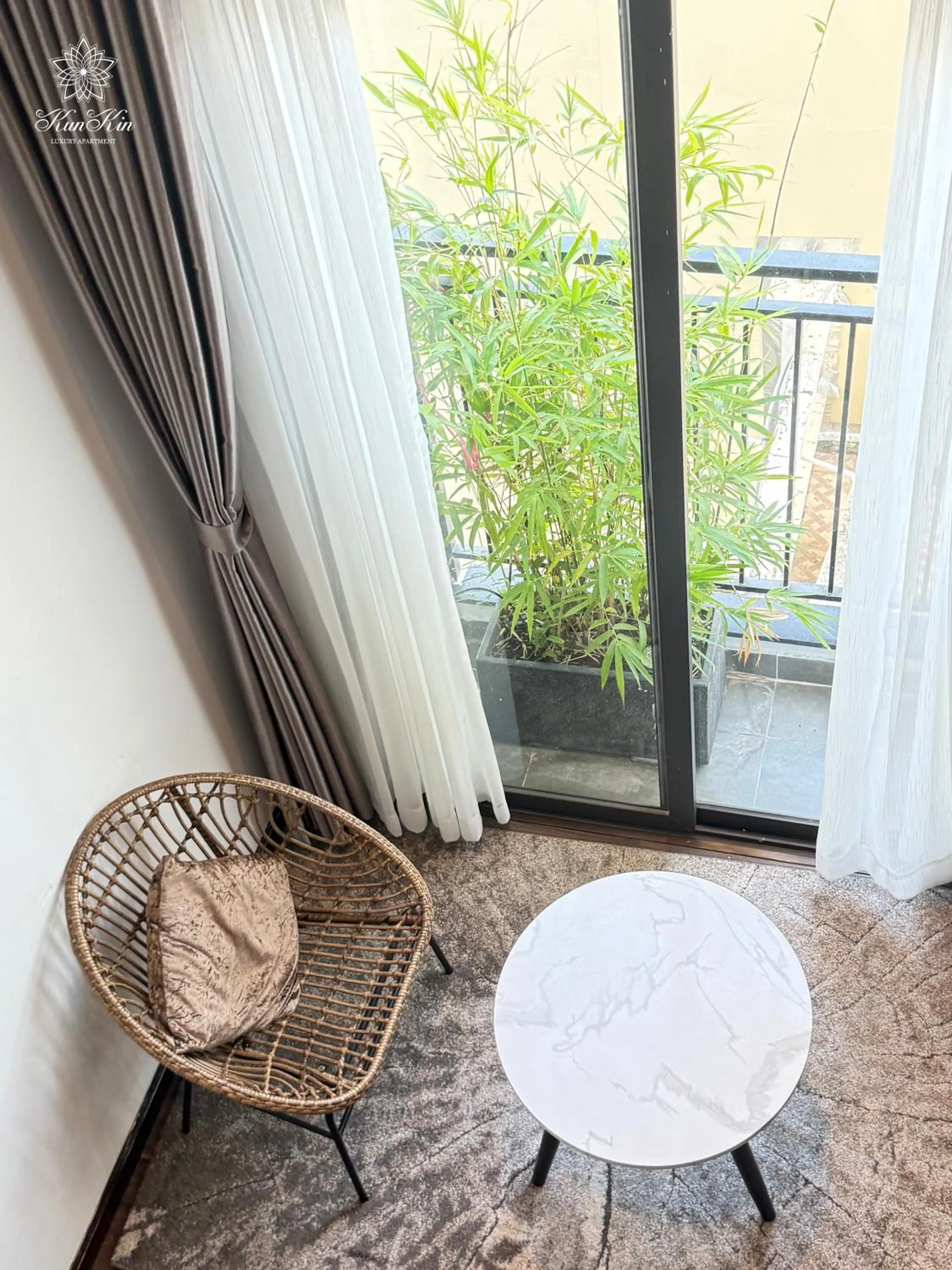 Balcony/Terrace in KunKin Luxury Hotel & Apartment
