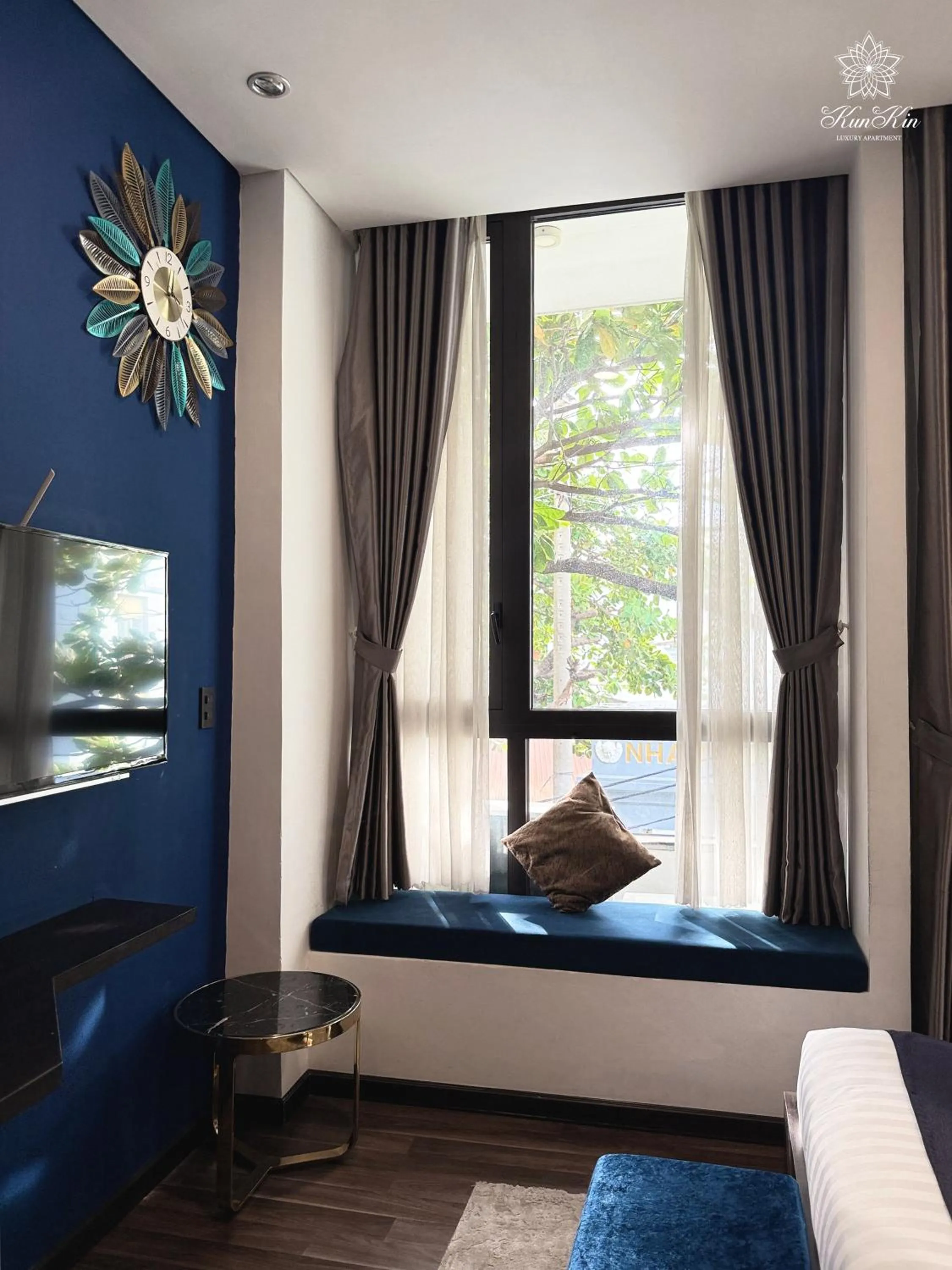 View (from property/room), Bed in KunKin Luxury Hotel & Apartment