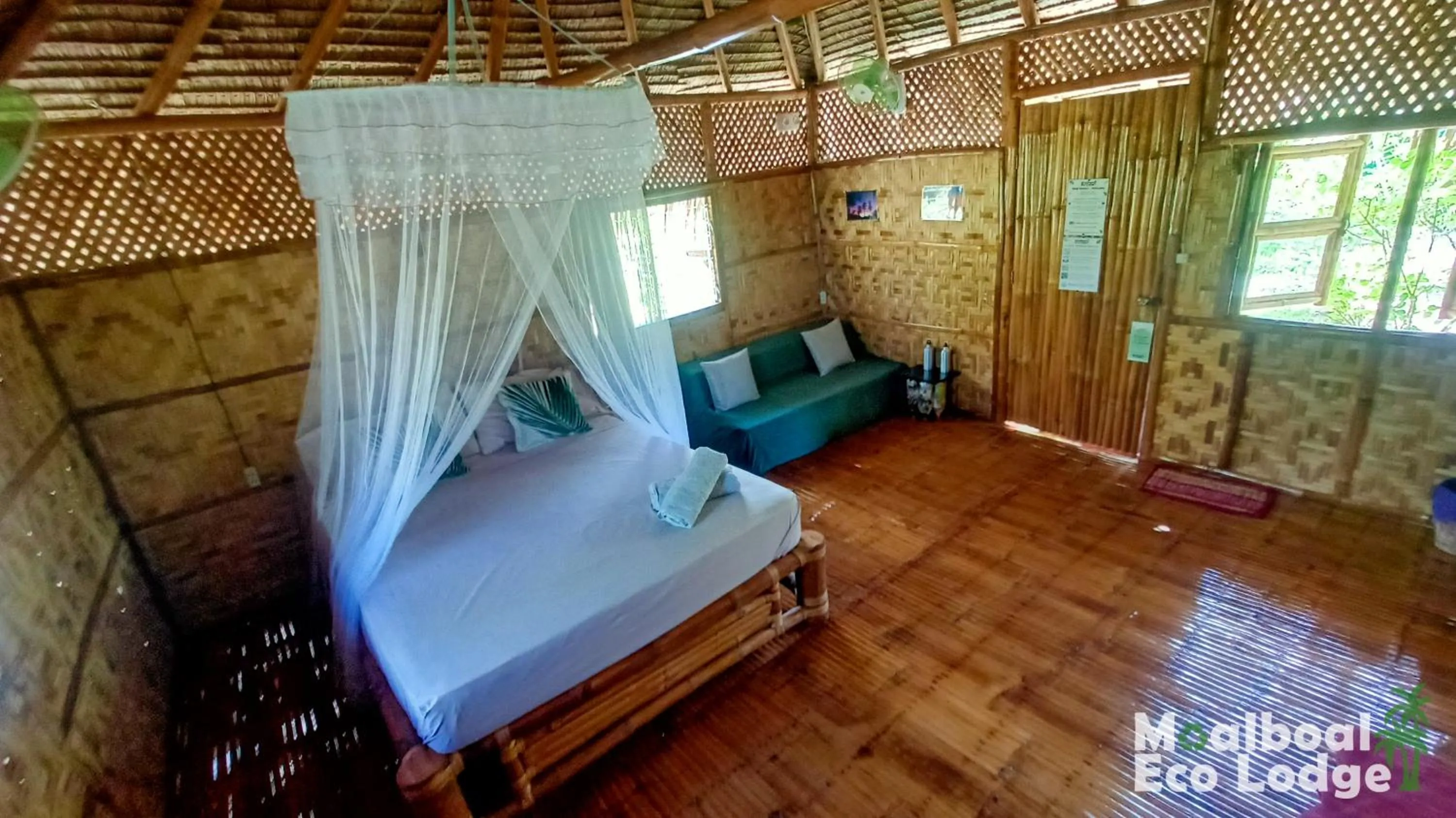 Bed in Moalboal Eco Lodge
